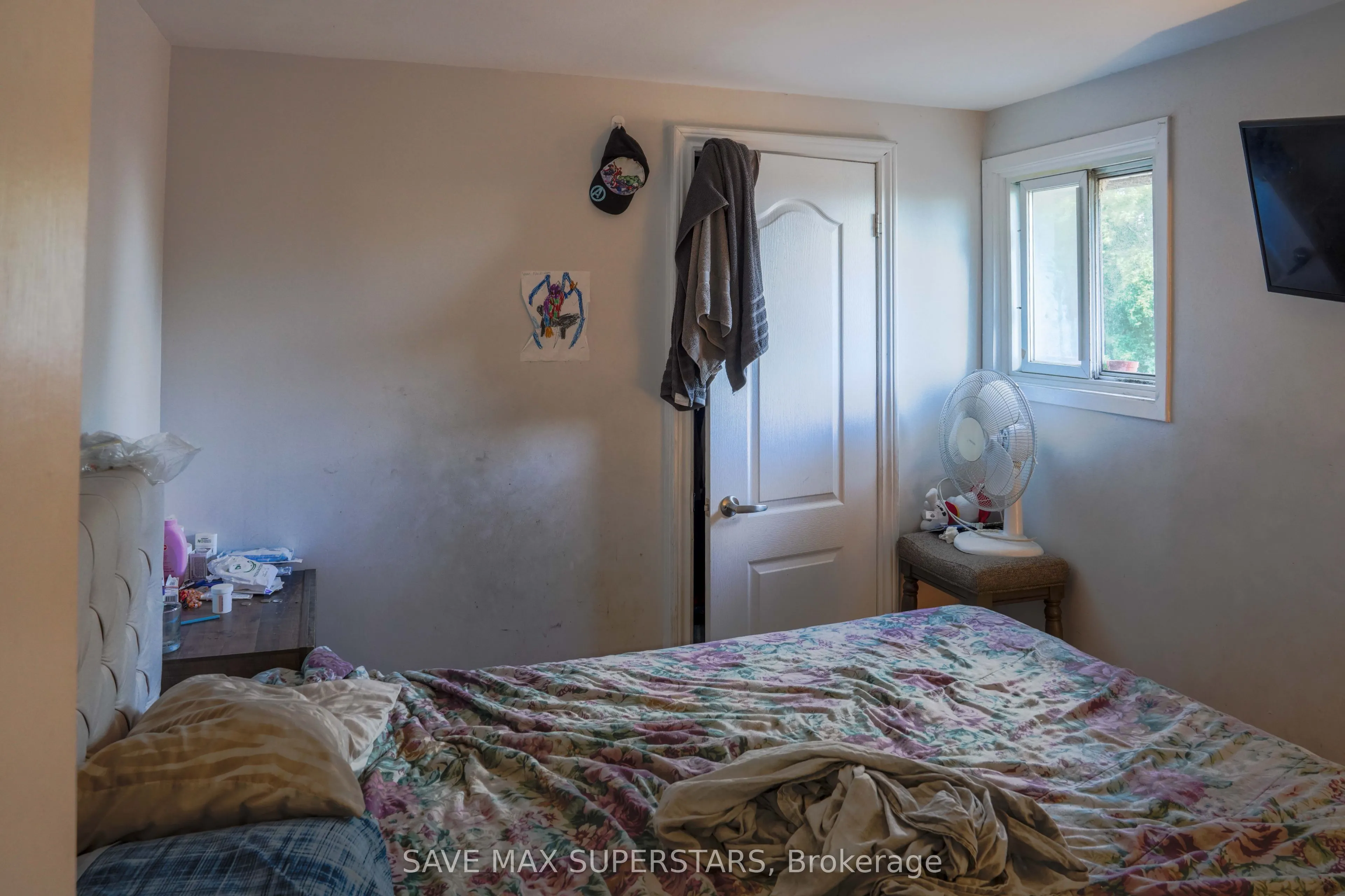93 John Street E