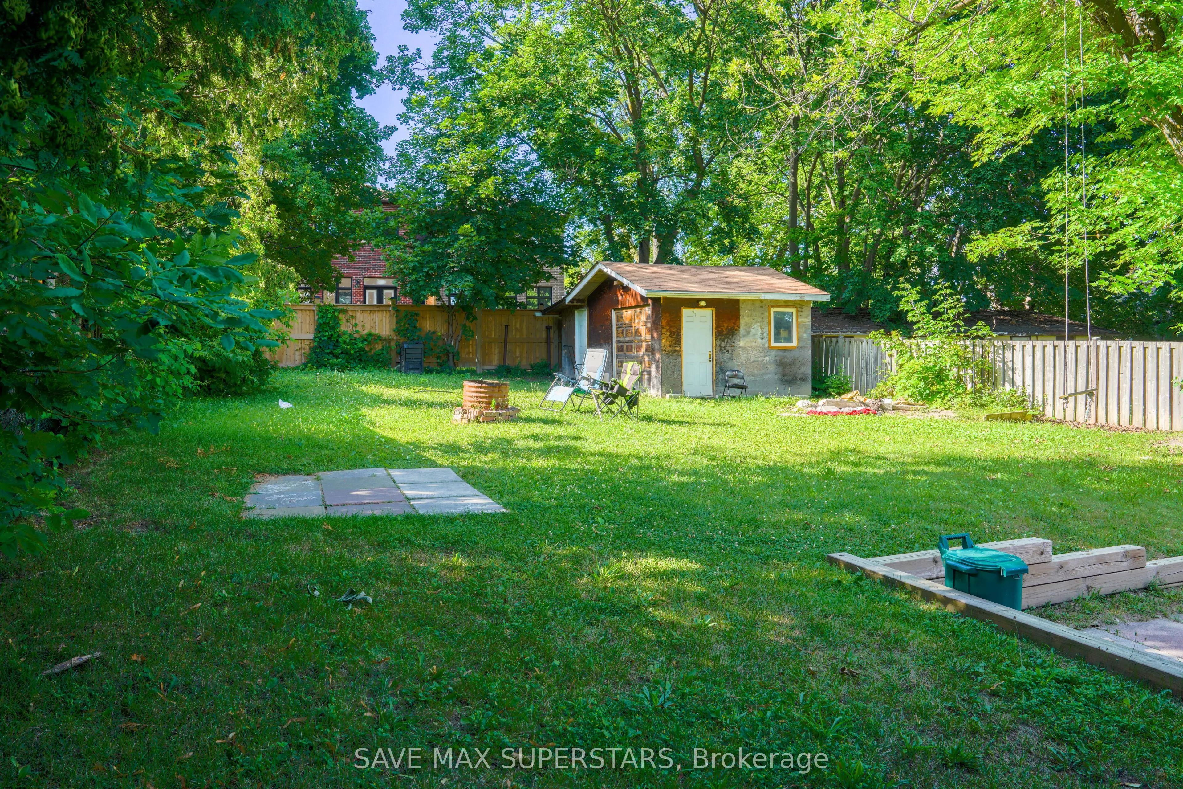93 John Street E