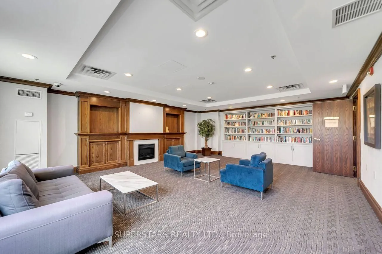 23 Oneida Crescent #PH02