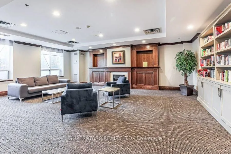 23 Oneida Crescent #PH02