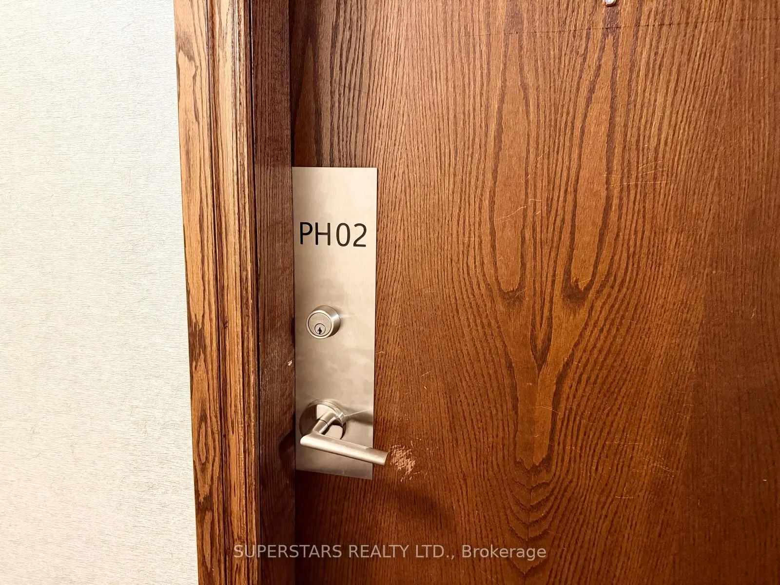 23 Oneida Crescent #PH02