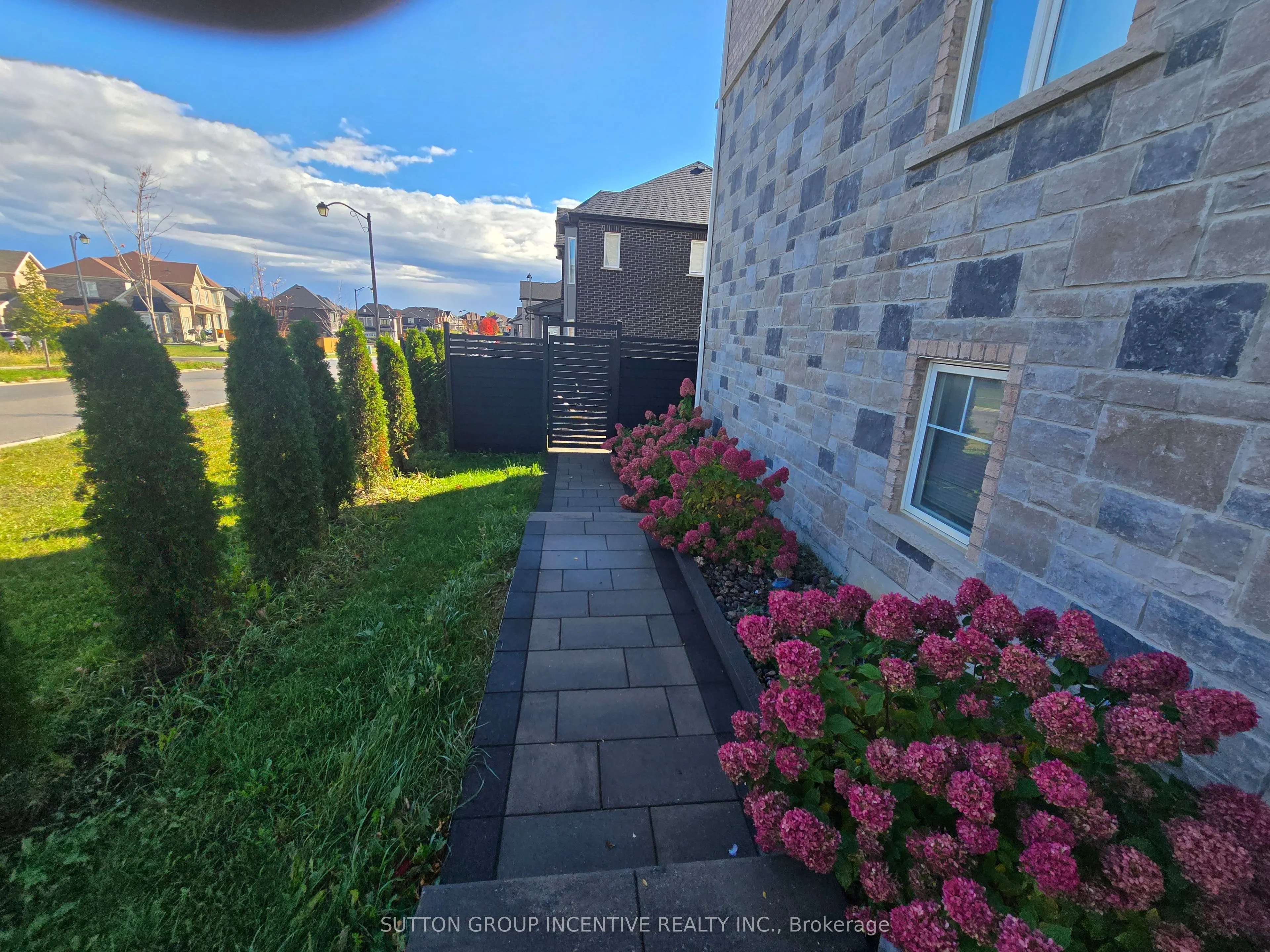 1415 Lormel Gate Avenue