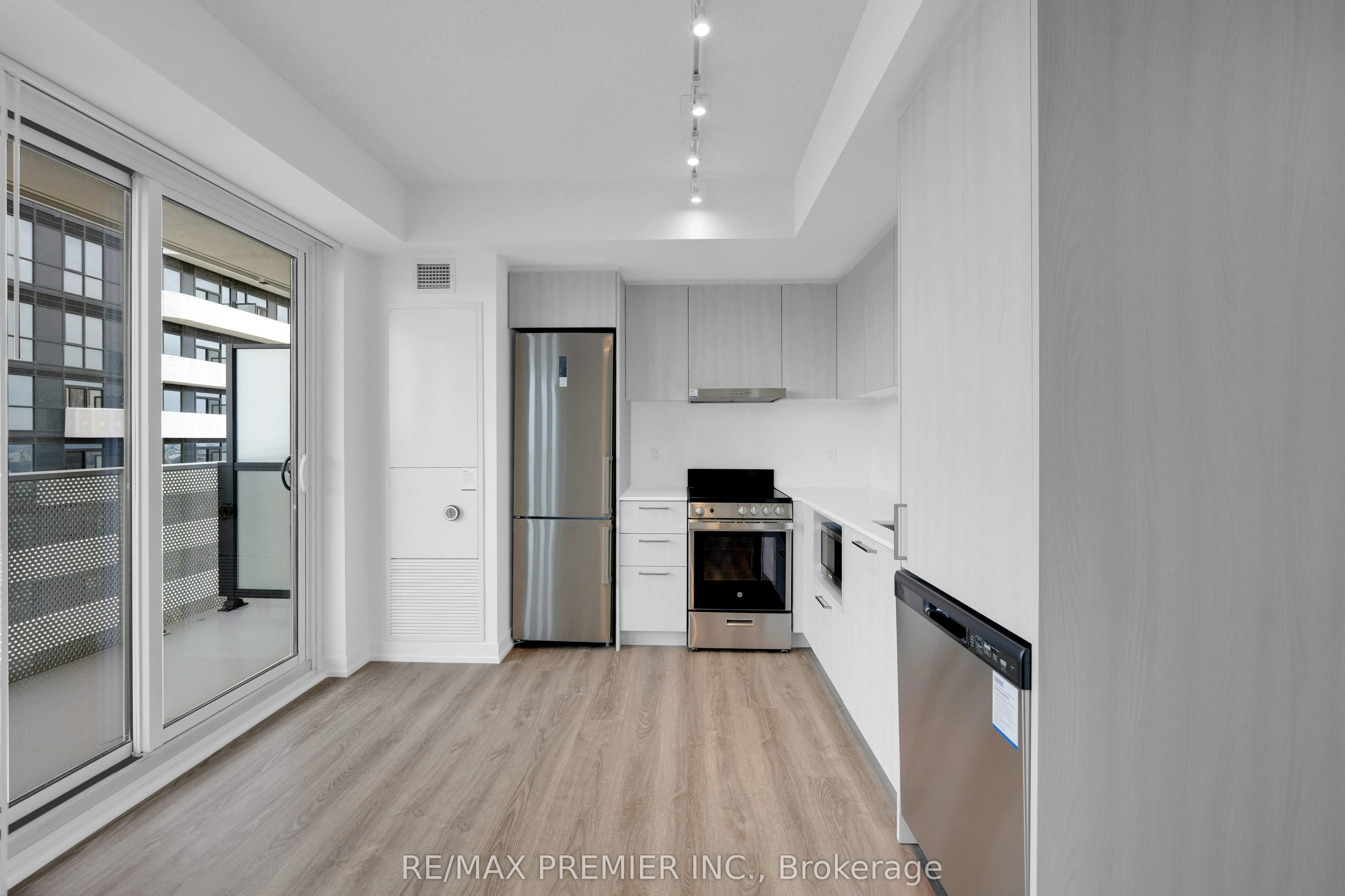 195 Commerce Street #3712
