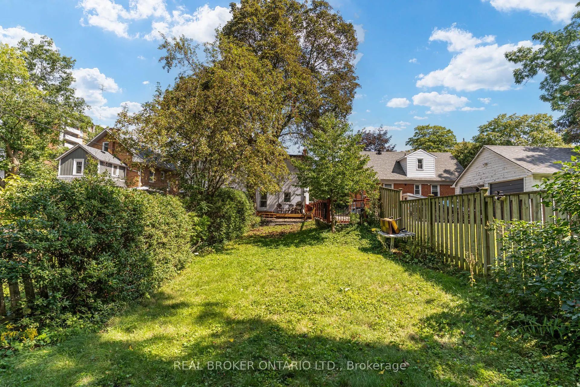 30 Elizabeth Street S