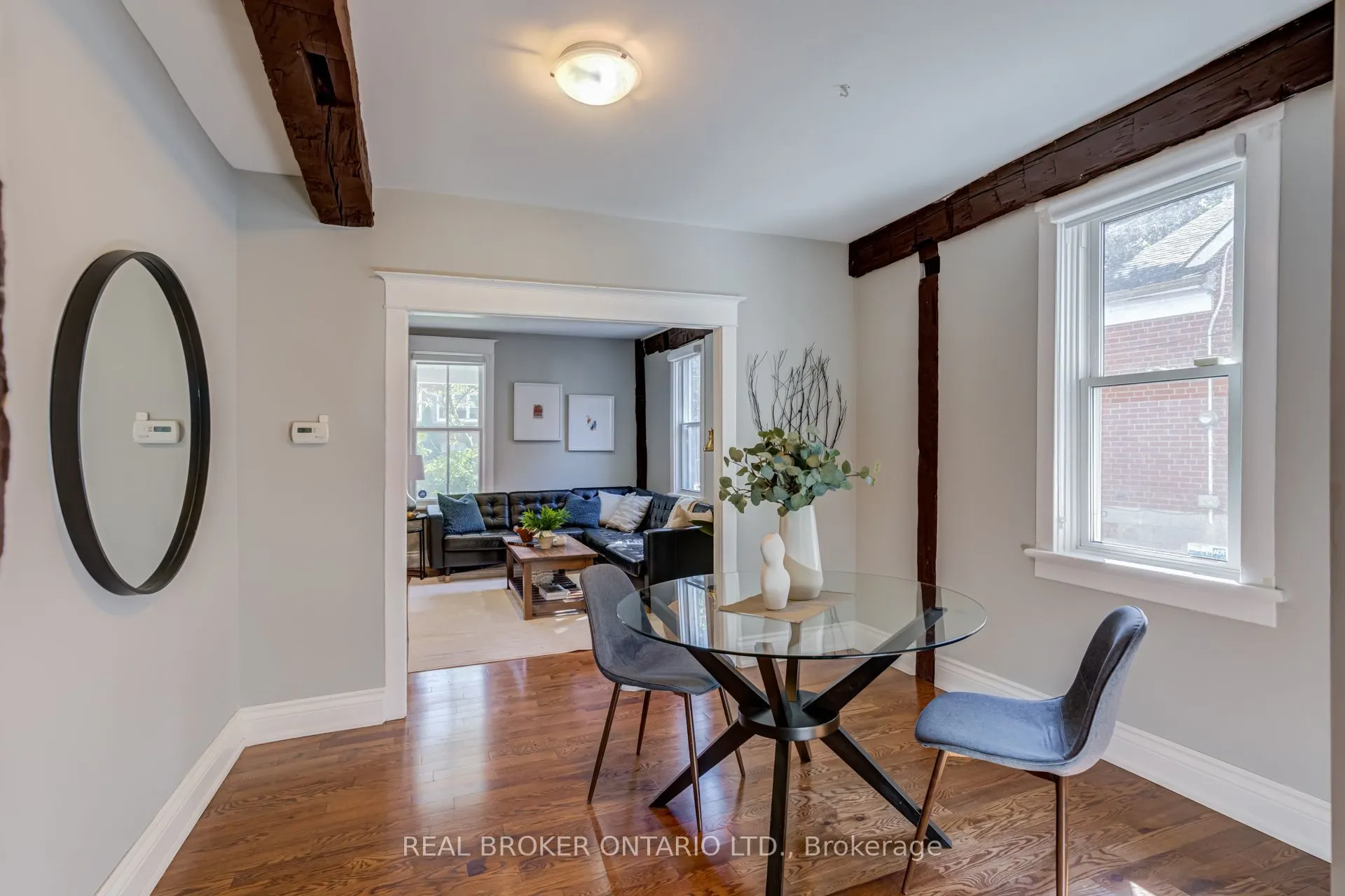 30 Elizabeth Street S
