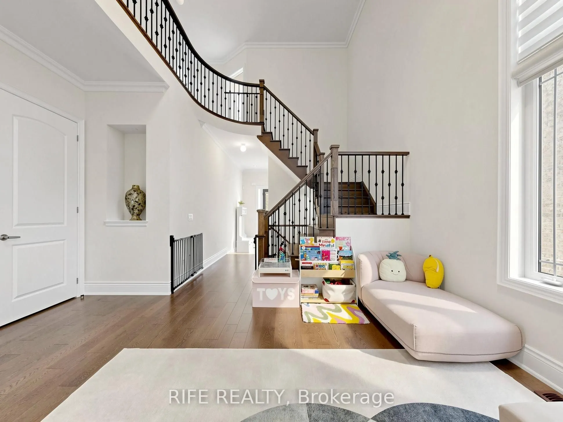 18 Rossini Drive