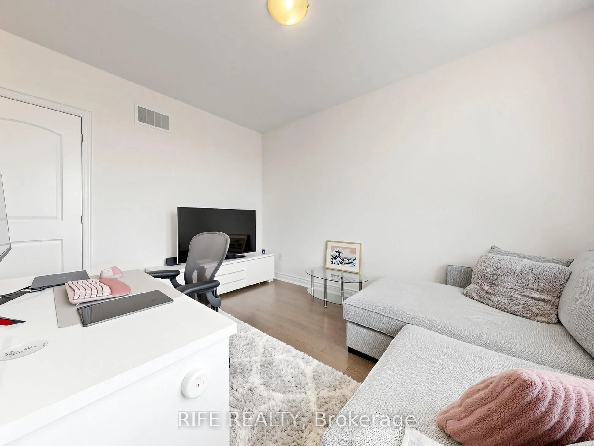18 Rossini Drive