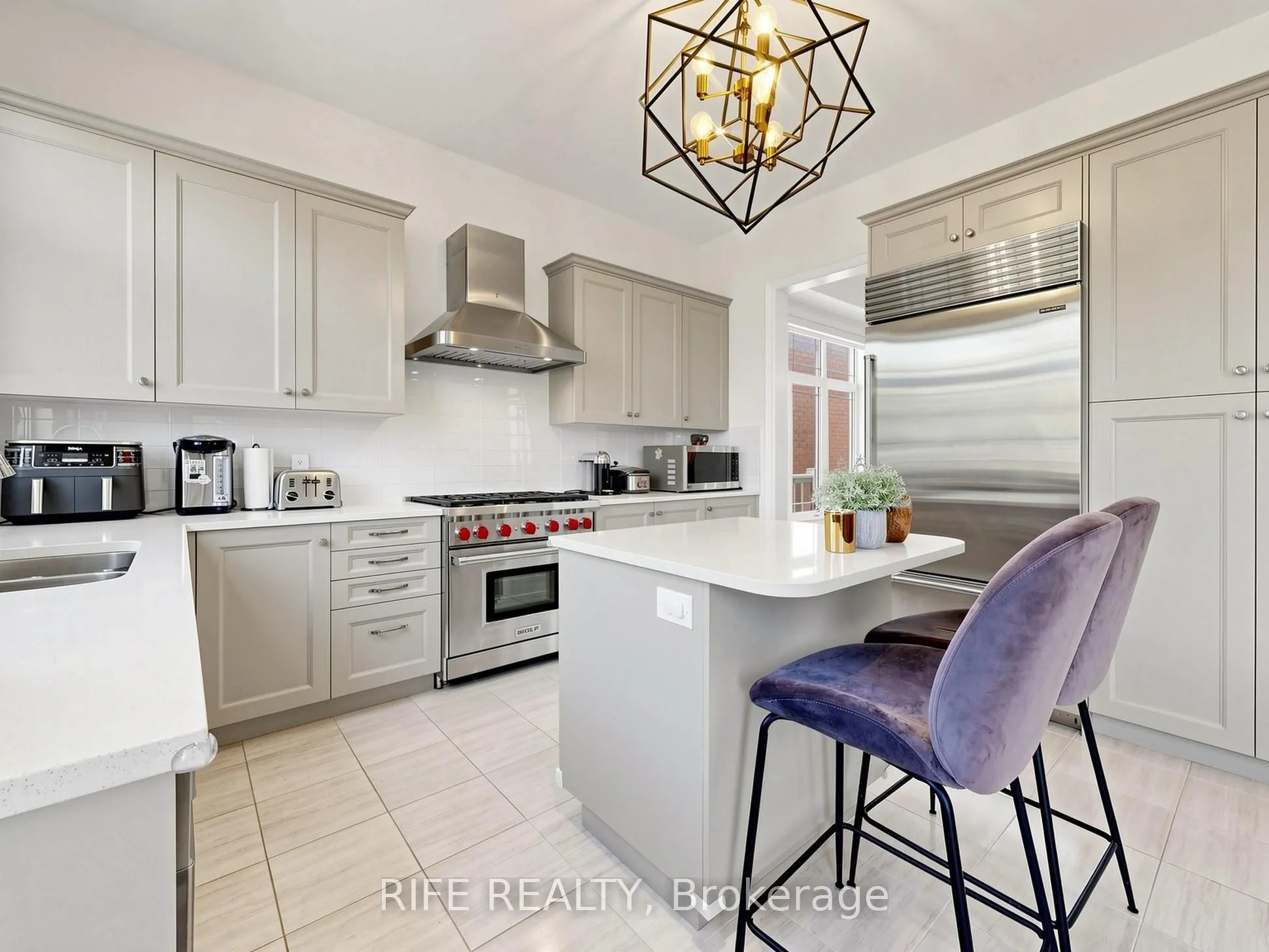 18 Rossini Drive