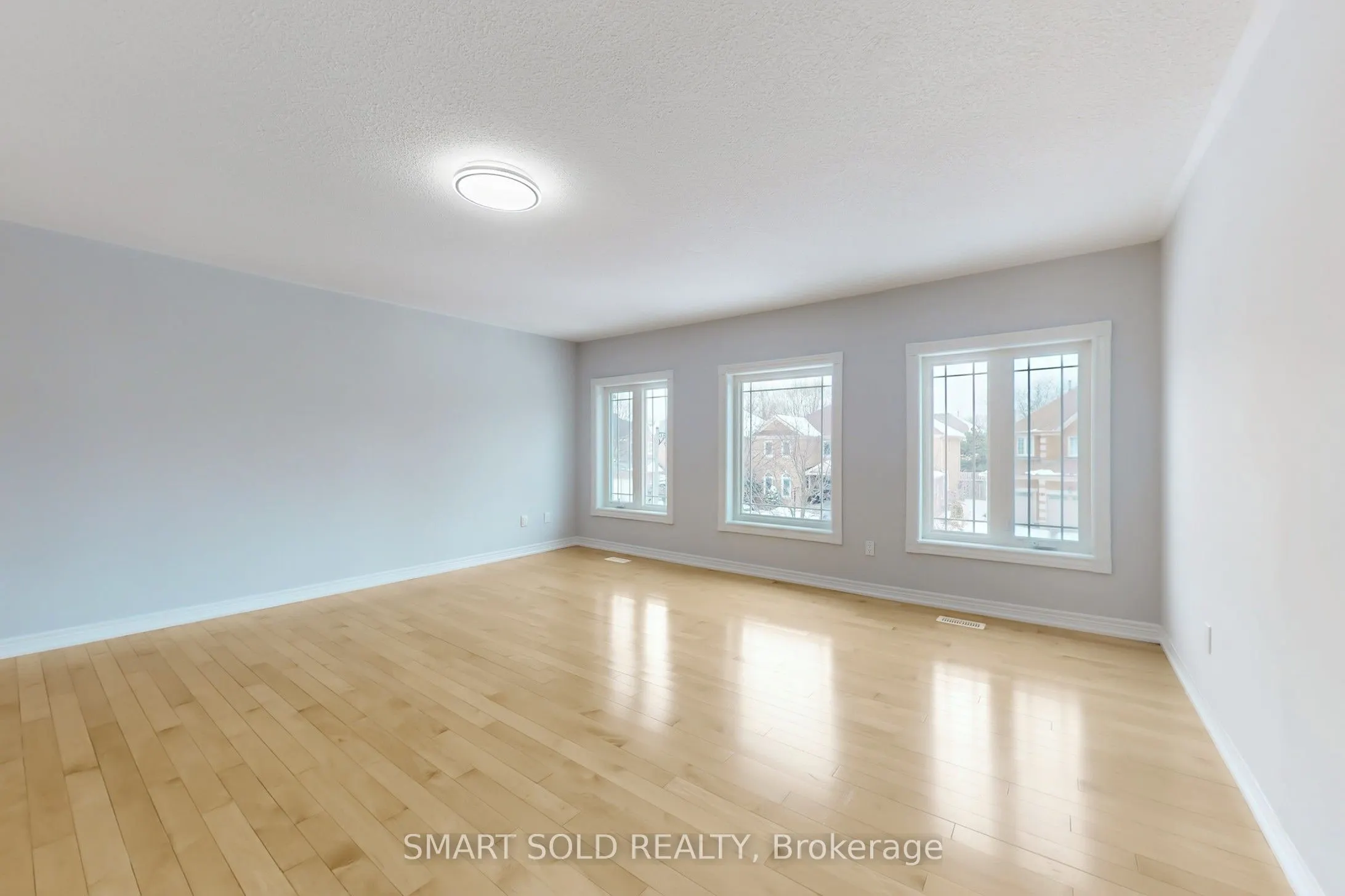 31 Black Walnut Crescent