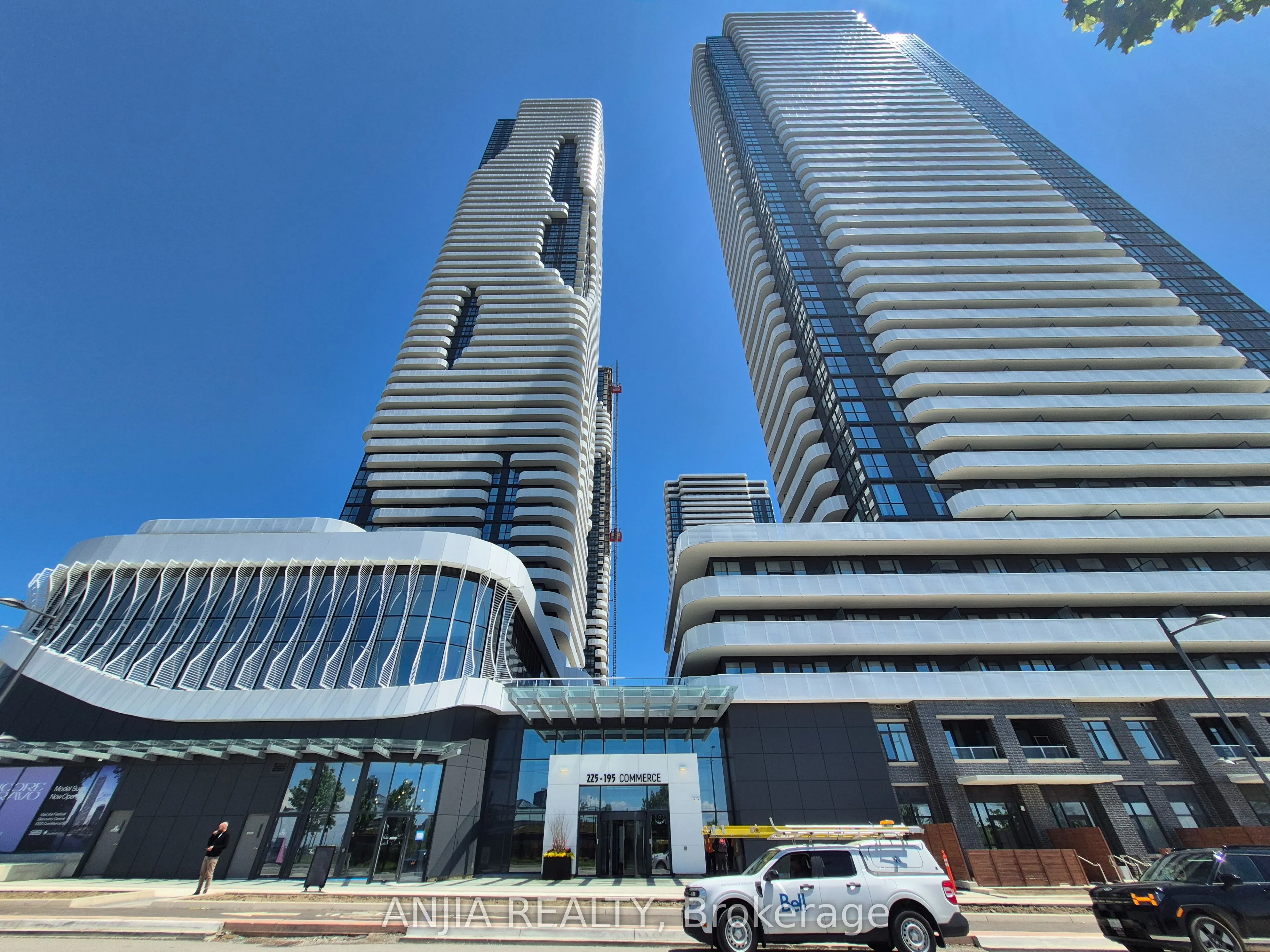 225 COMMERCE Street #4015