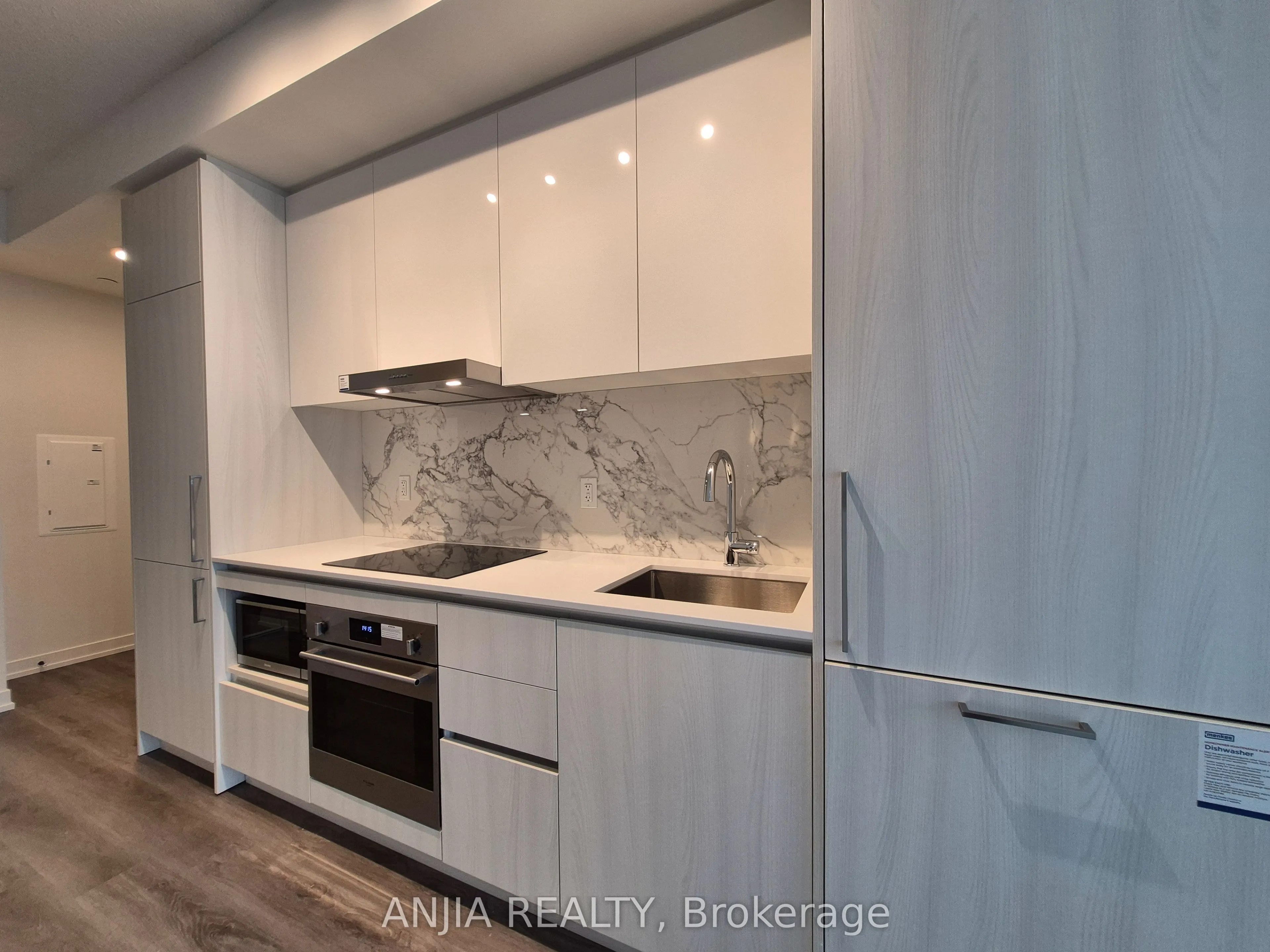 225 COMMERCE Street #4015