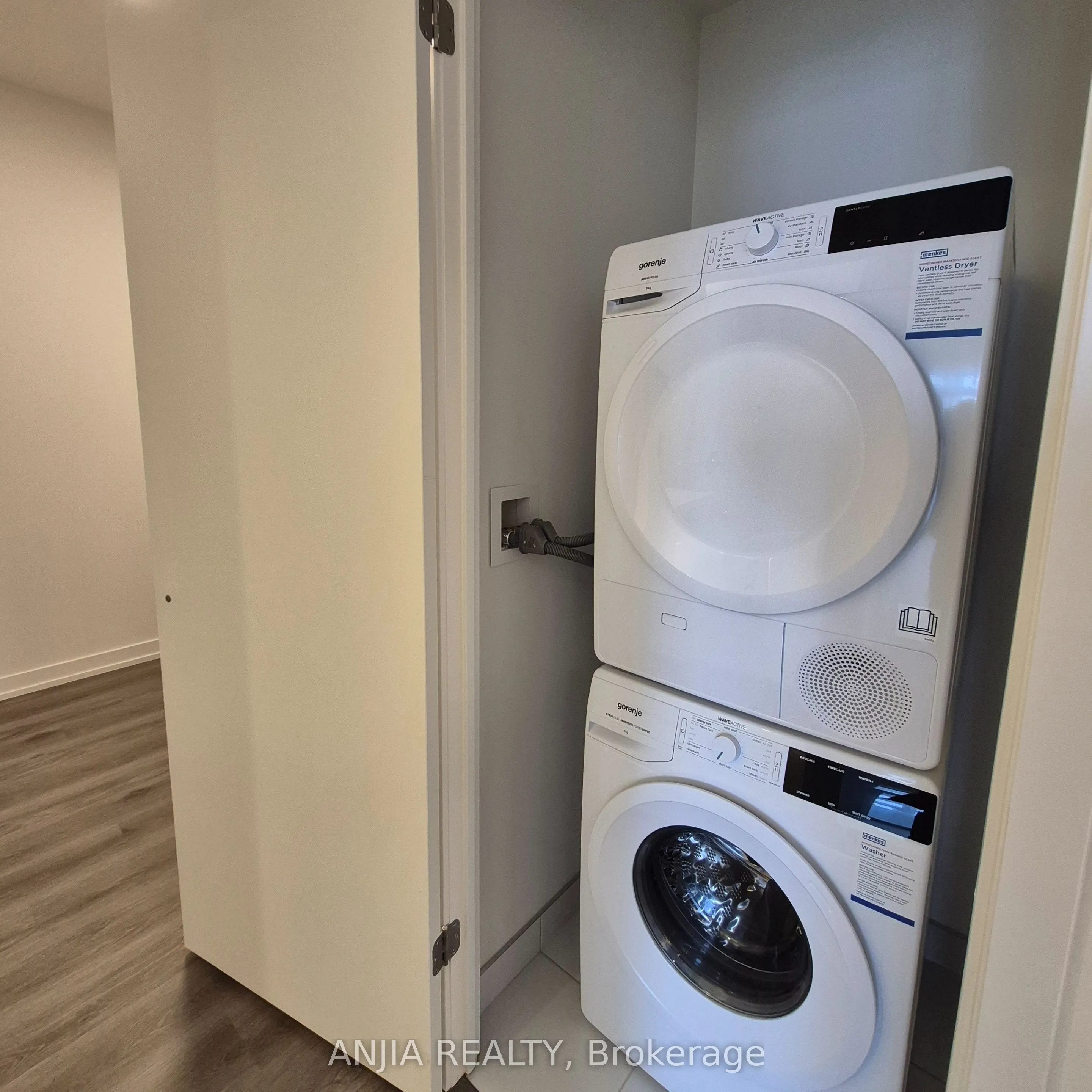 225 COMMERCE Street #4015