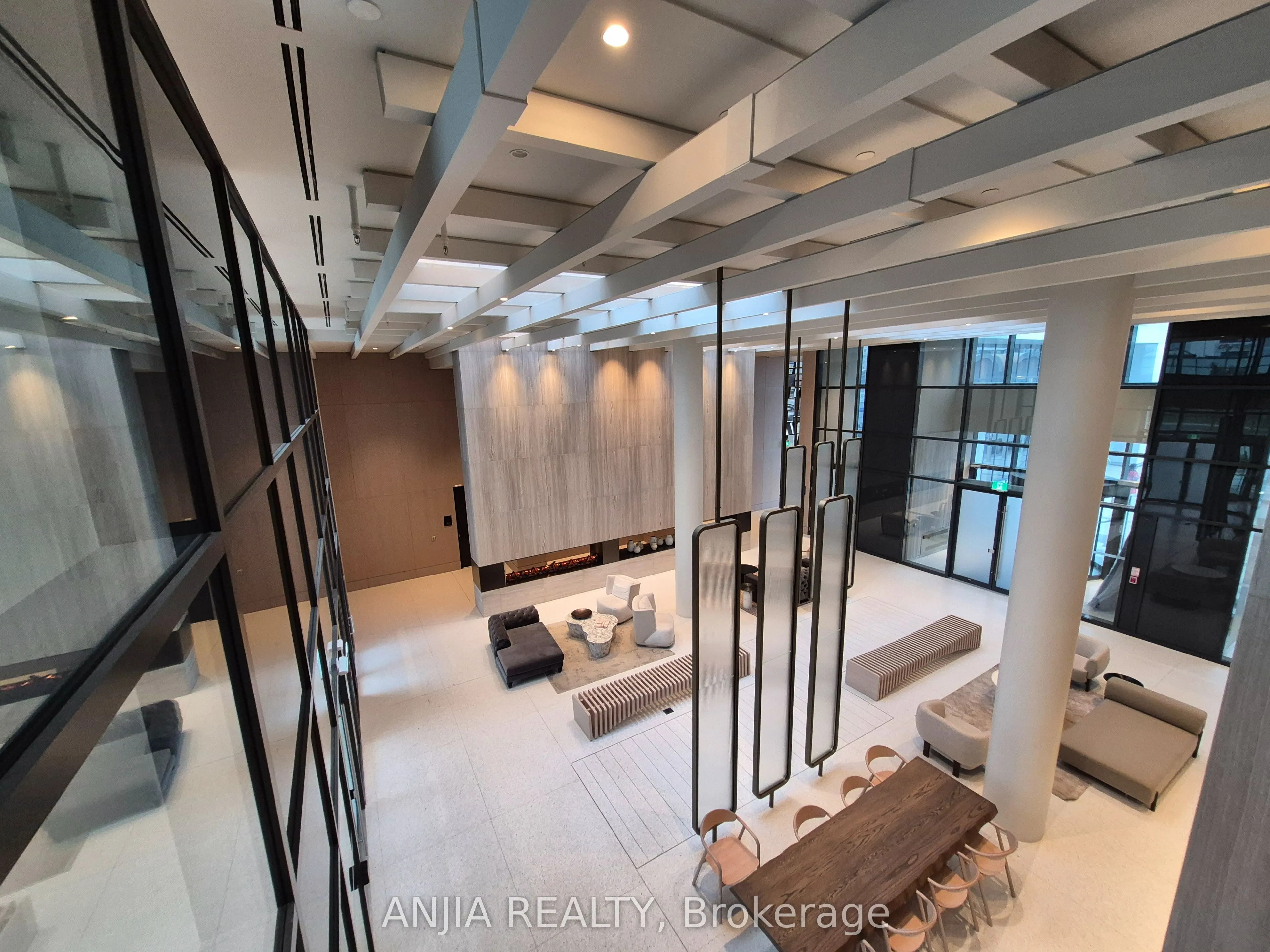 225 COMMERCE Street #4015