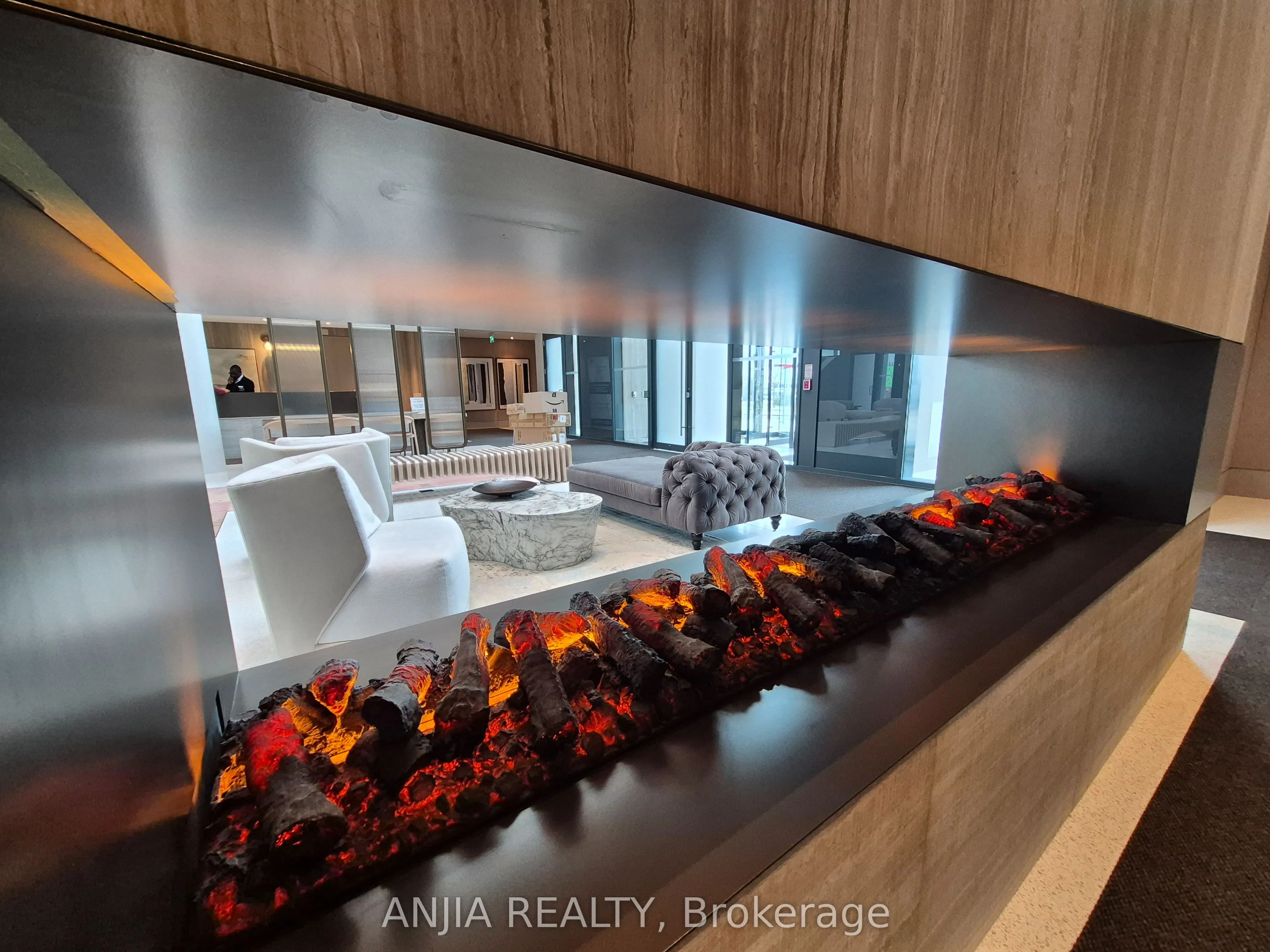 225 COMMERCE Street #4015