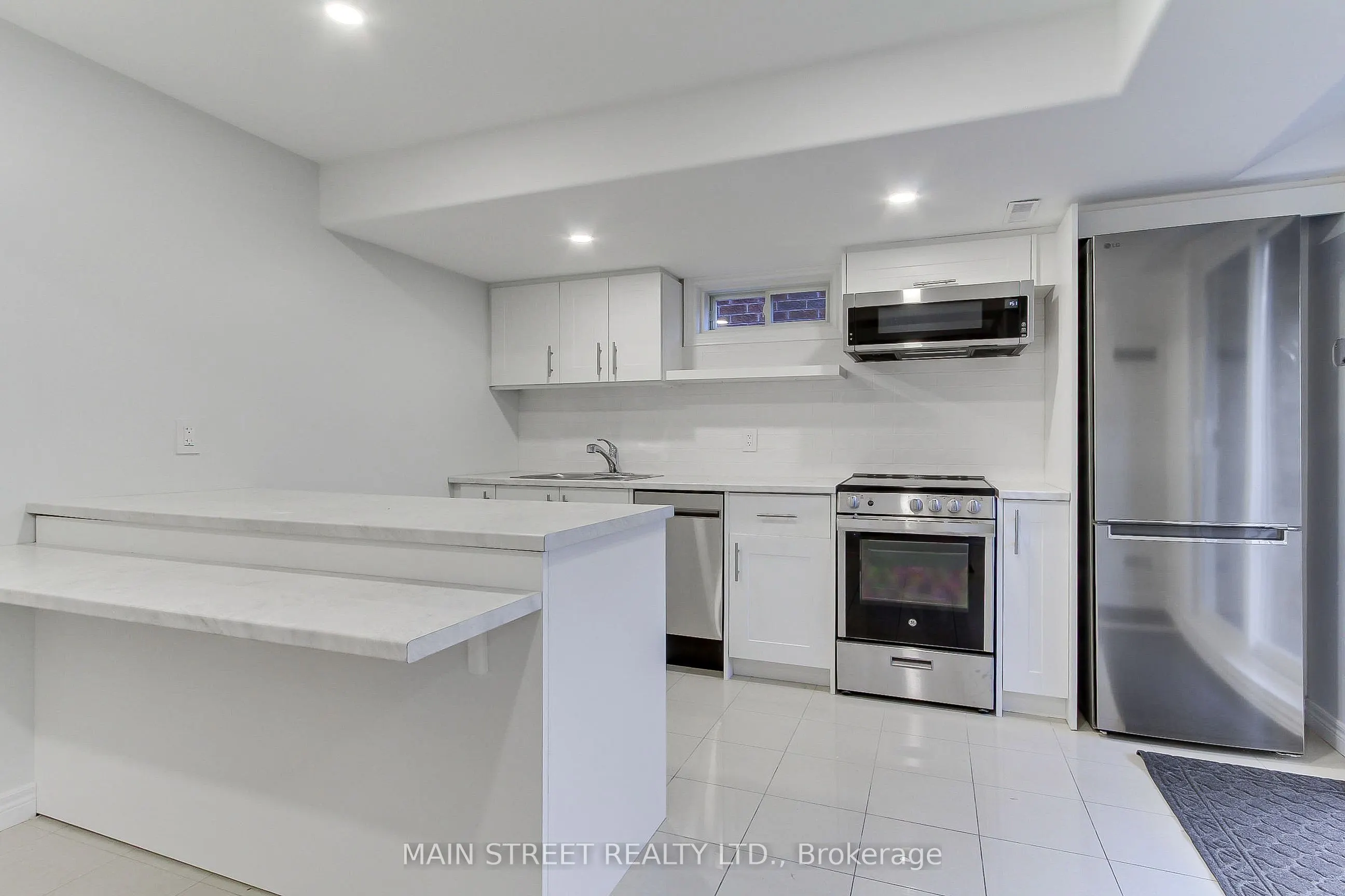 83 Laurendale Avenue
