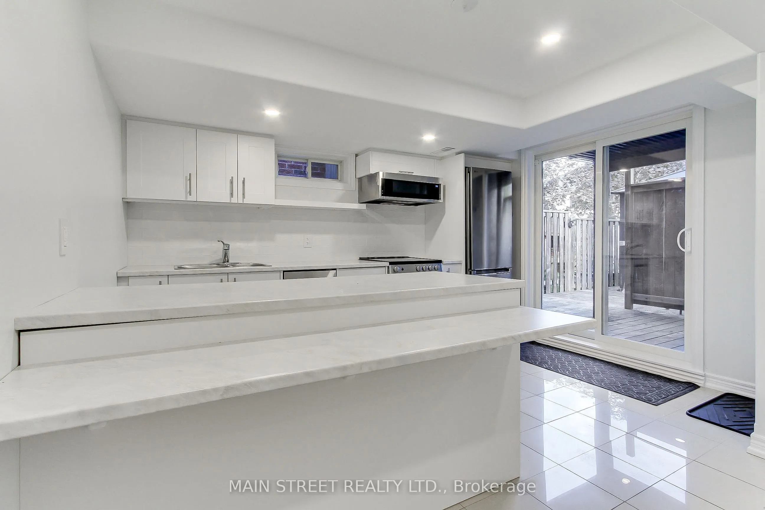83 Laurendale Avenue