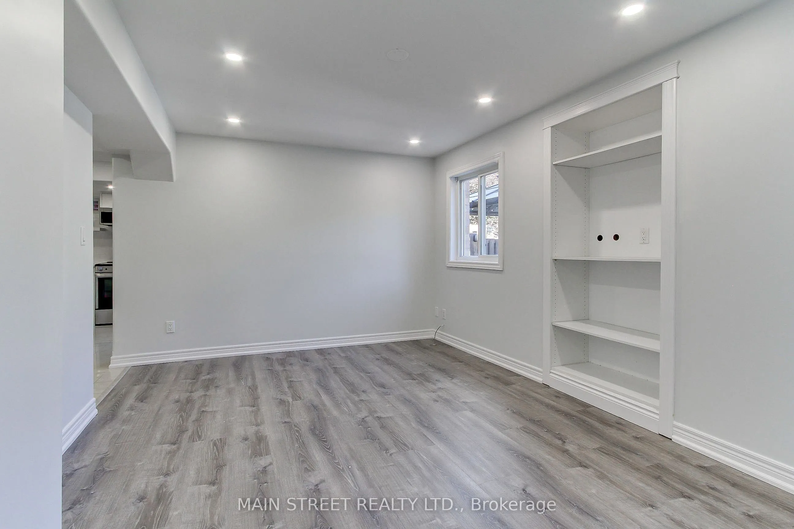 83 Laurendale Avenue