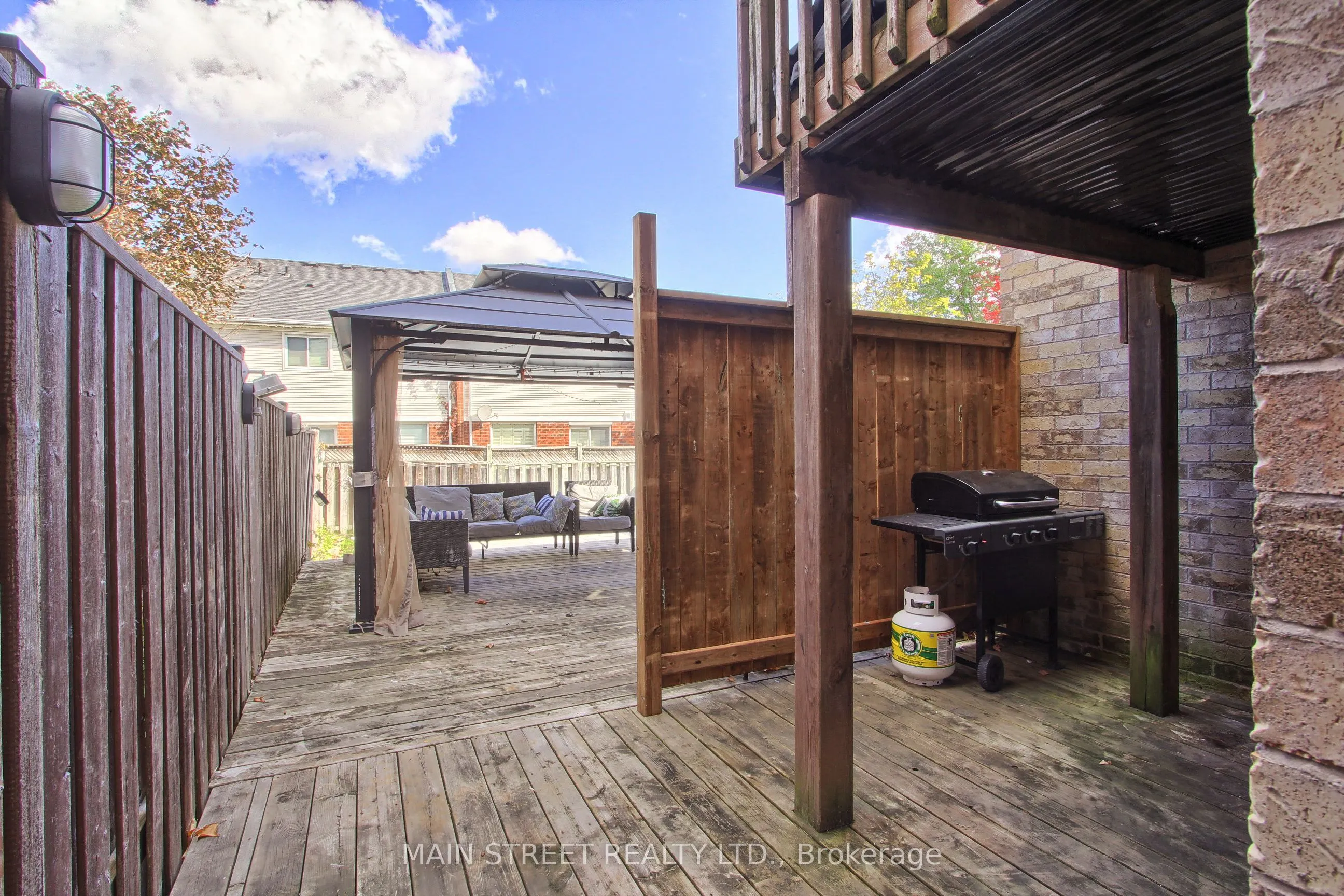 83 Laurendale Avenue