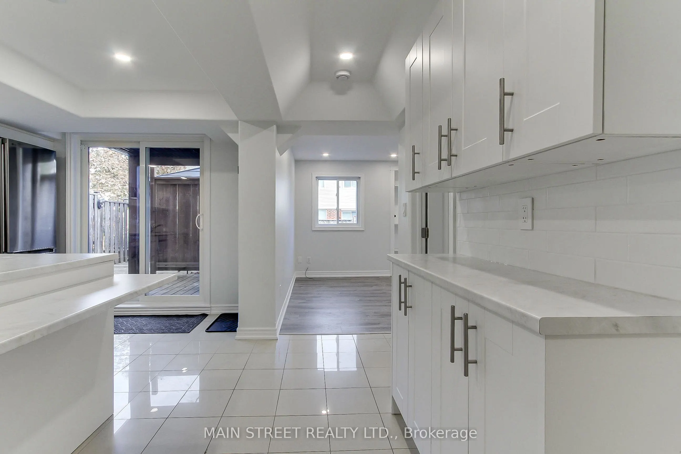 83 Laurendale Avenue