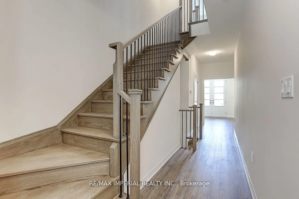 113 De La Roche Drive