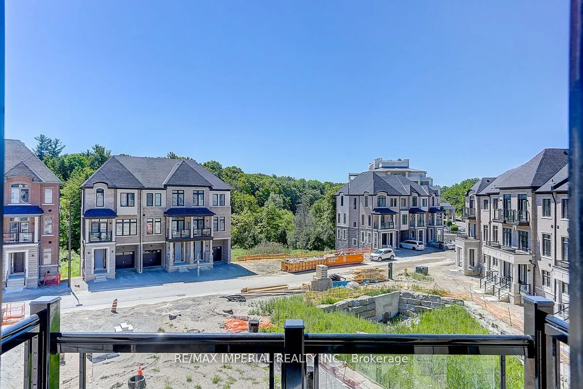 113 De La Roche Drive