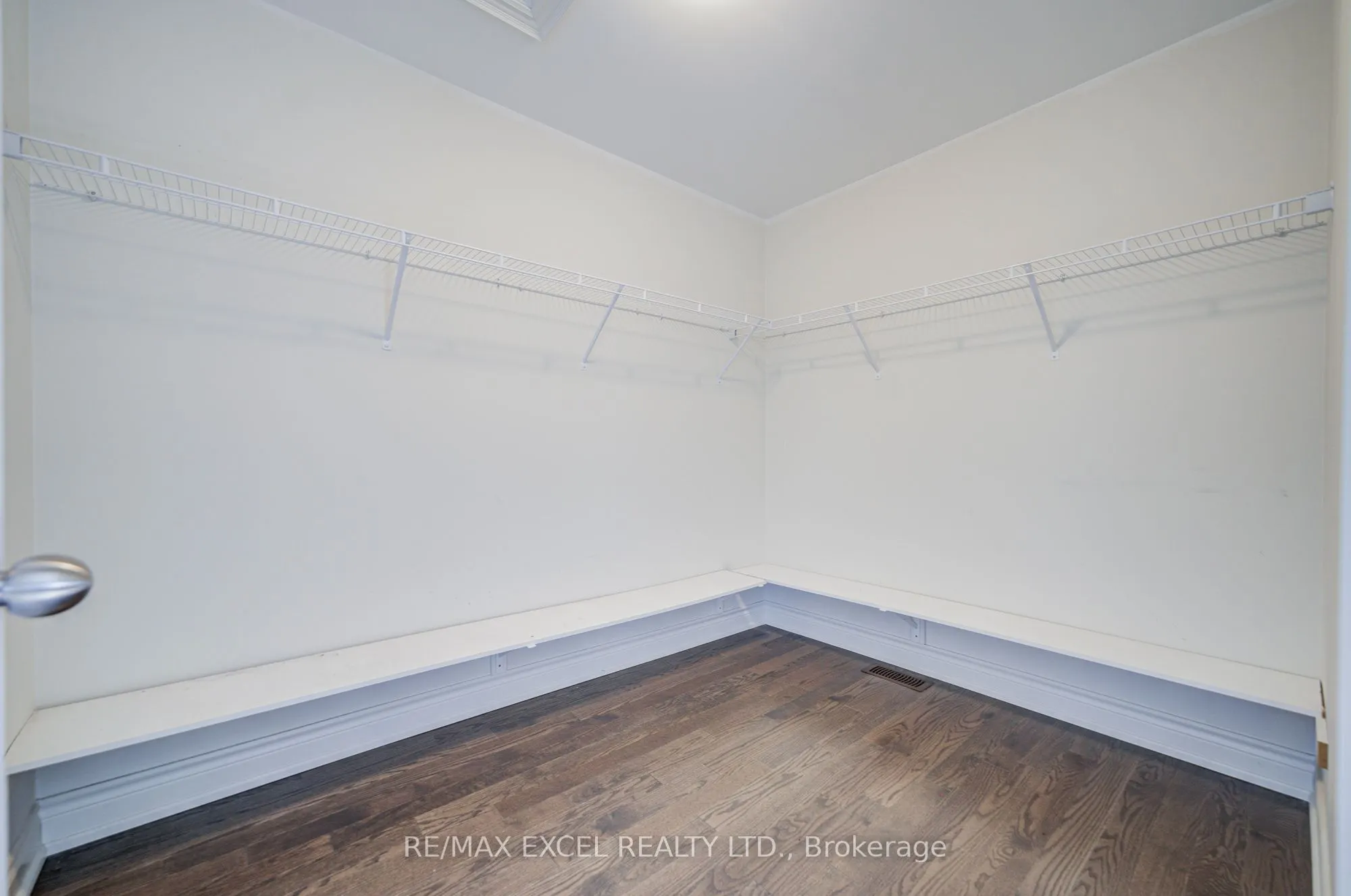 132 Meadow Vista Crescent