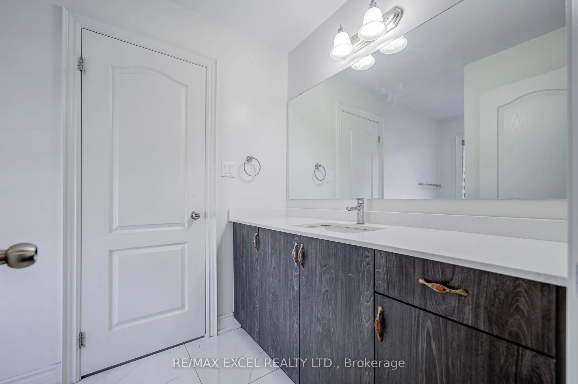 132 Meadow Vista Crescent