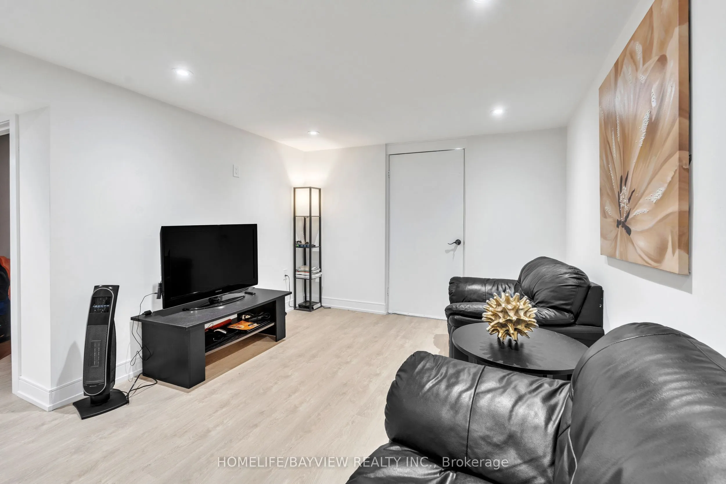 16 Roosevelt Drive