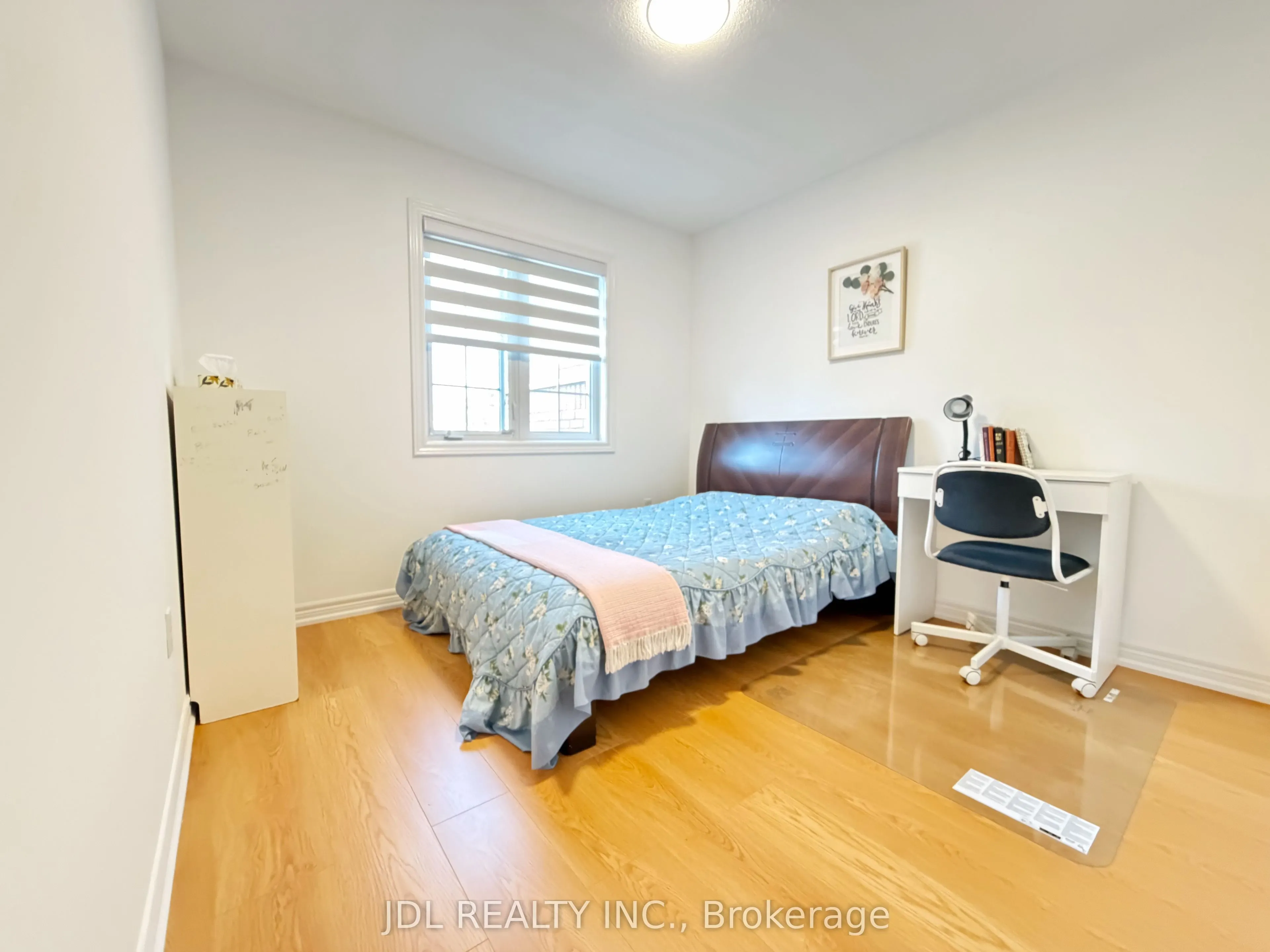 63 Peninsula Crescent