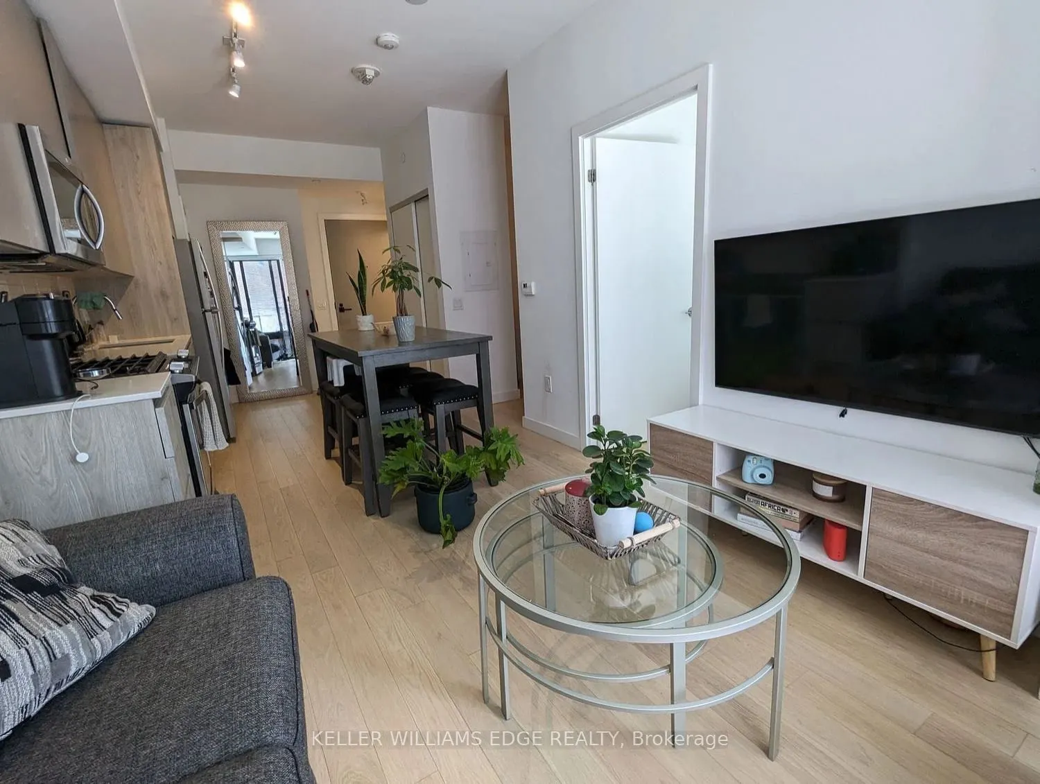 105 Oneida Crescent #401