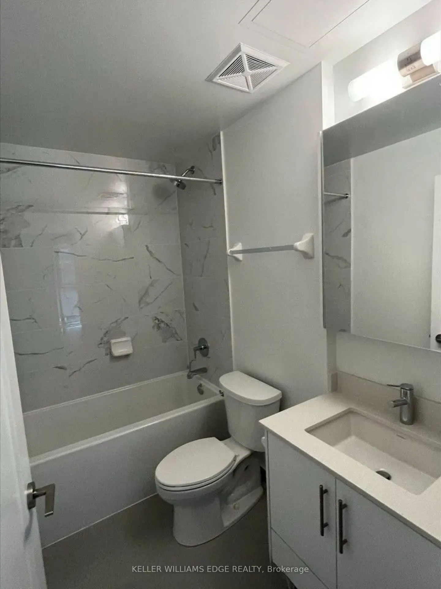 105 Oneida Crescent #401