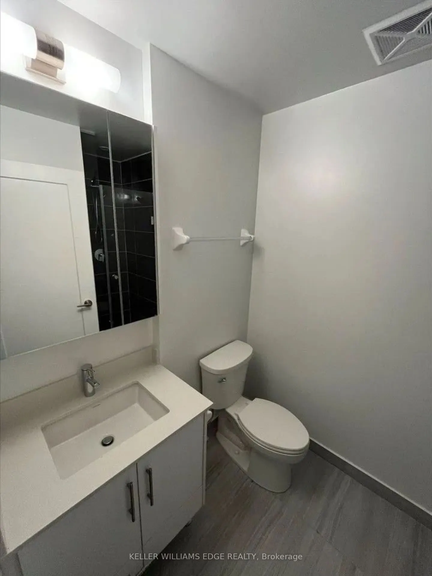 105 Oneida Crescent #401