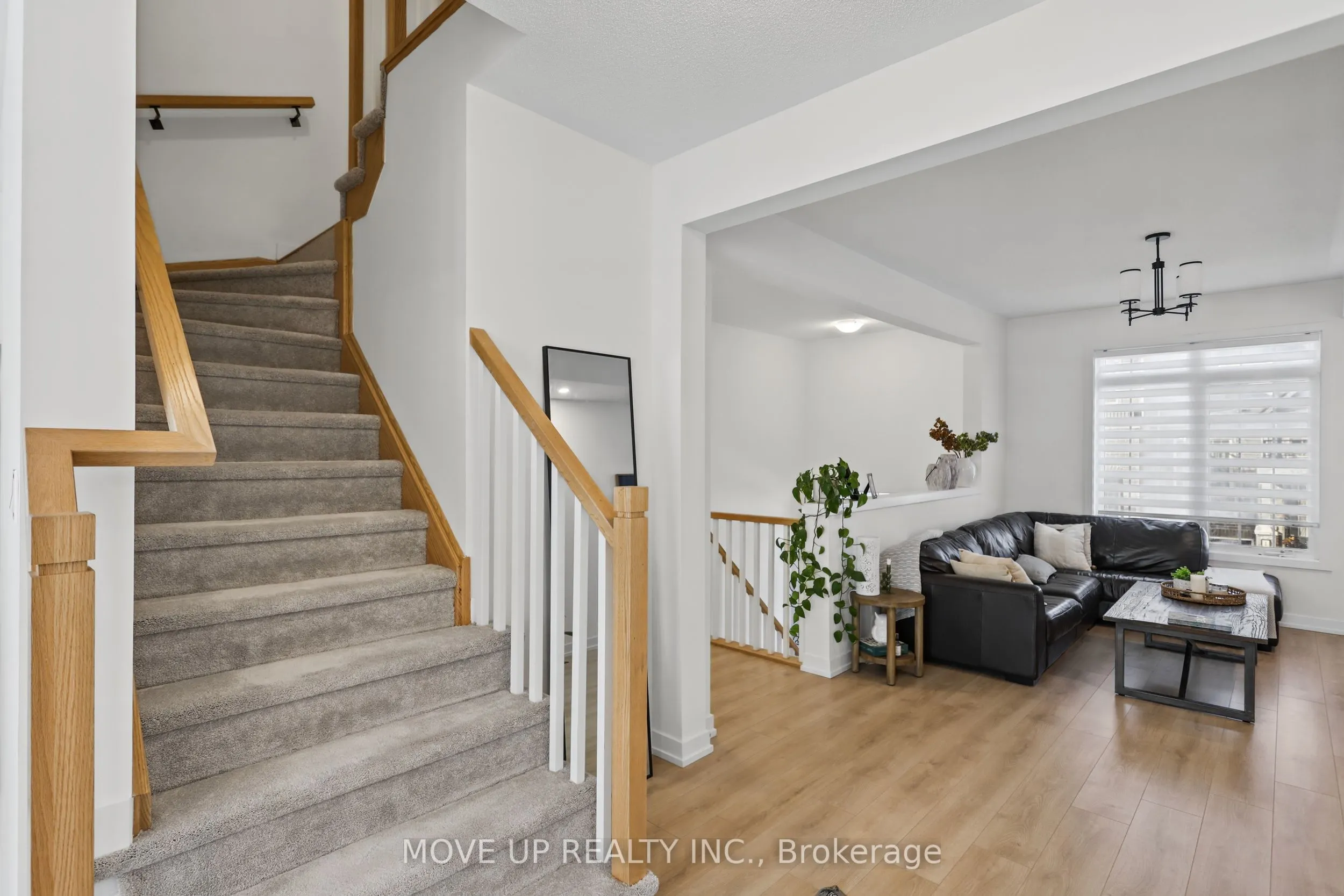 9 Andrew Knowles Lane S