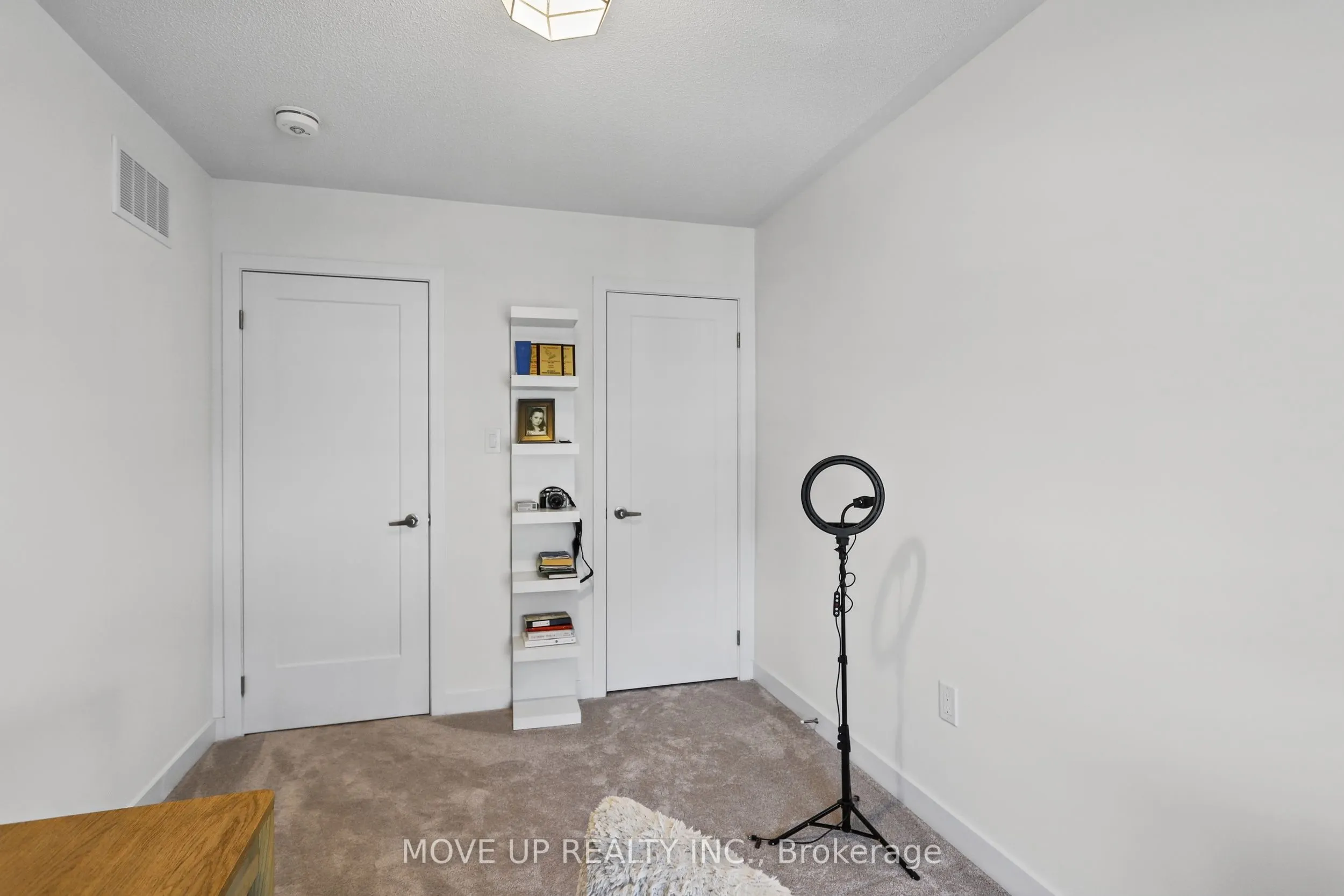 9 Andrew Knowles Lane S