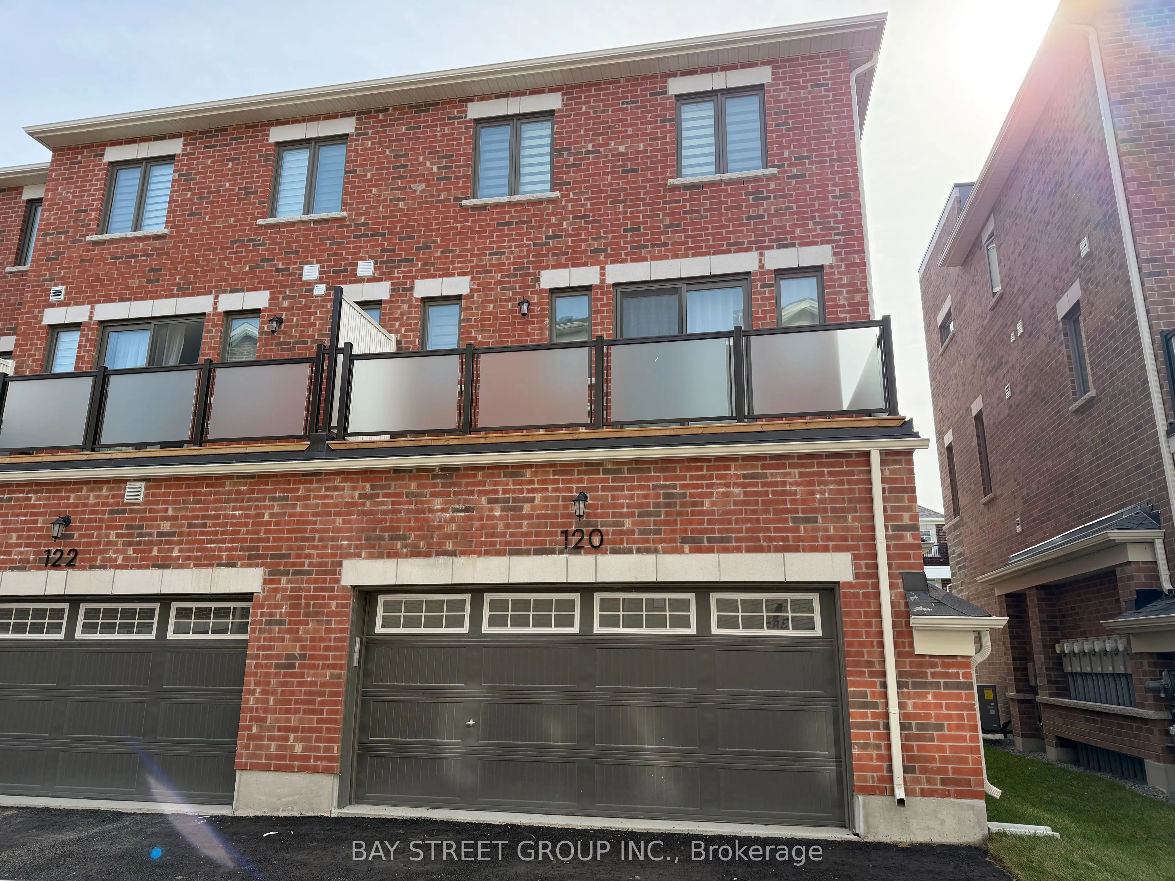 120 Avani Avenue