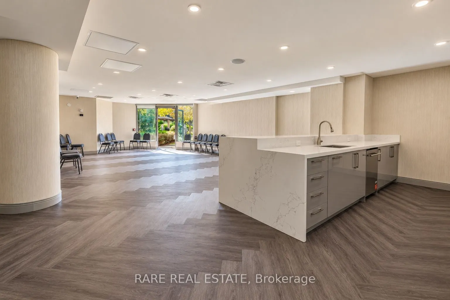 7300 Yonge Street #1012