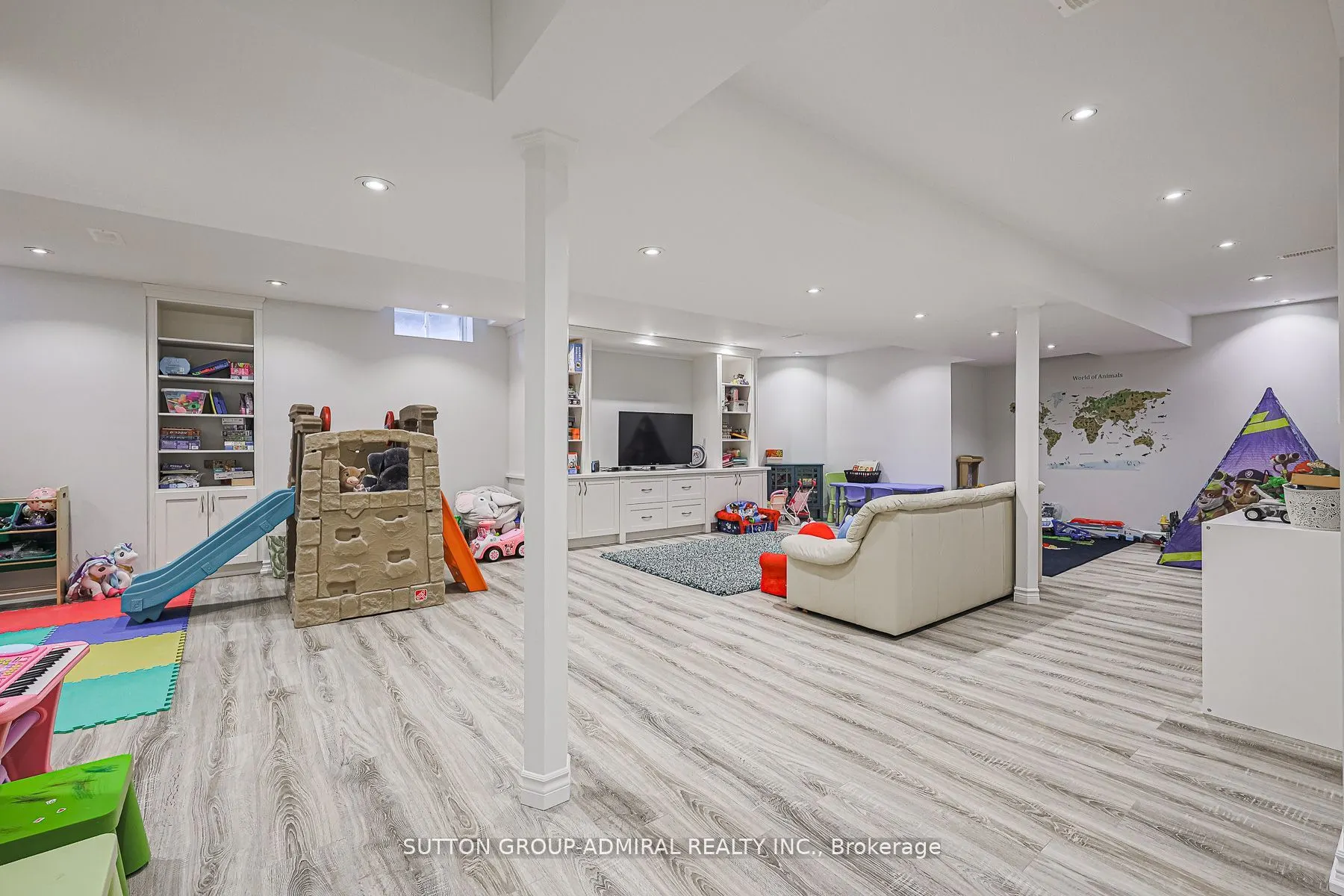 163 Heintzman Crescent