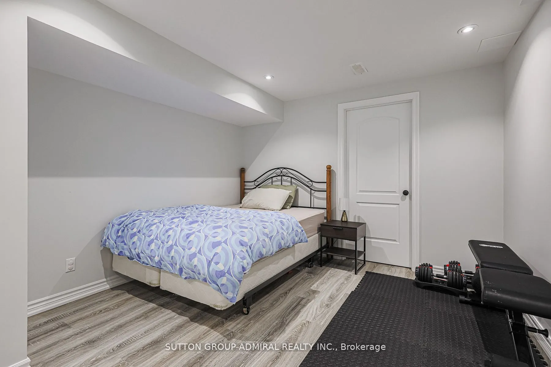 163 Heintzman Crescent