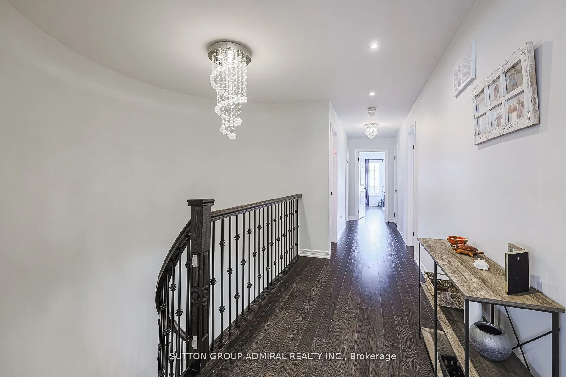 163 Heintzman Crescent