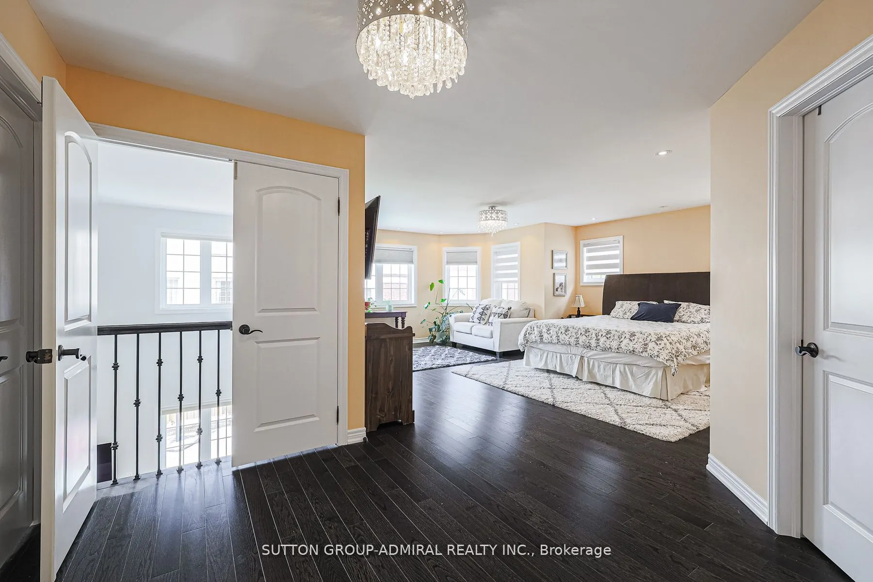 163 Heintzman Crescent