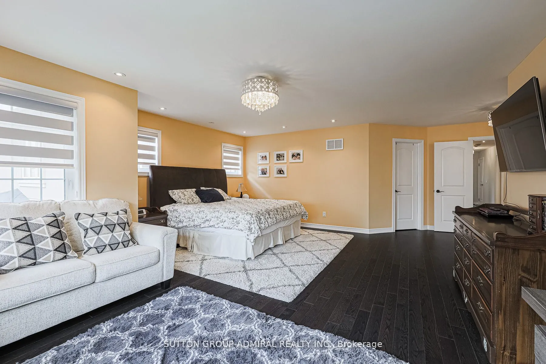 163 Heintzman Crescent