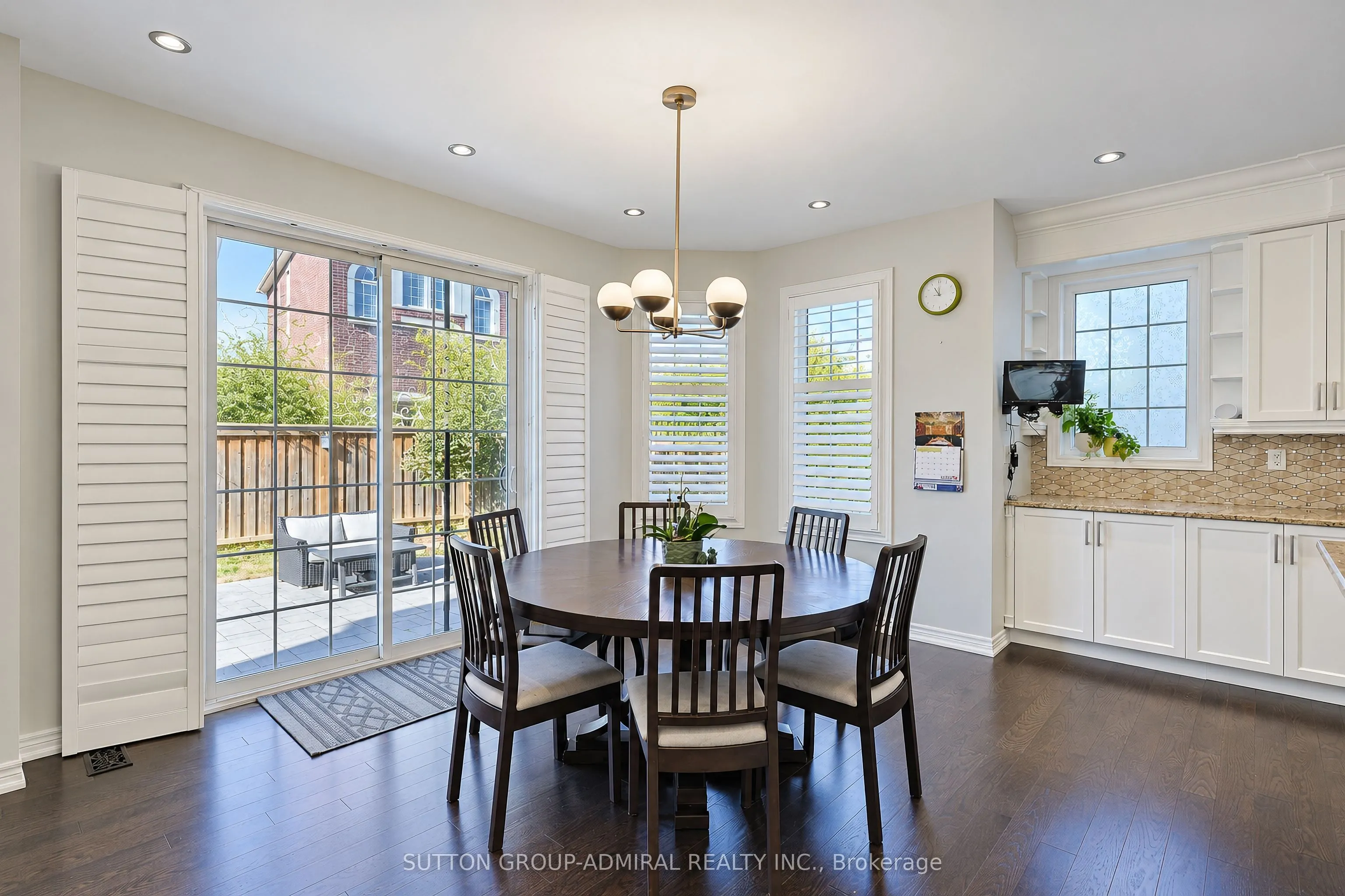 163 Heintzman Crescent