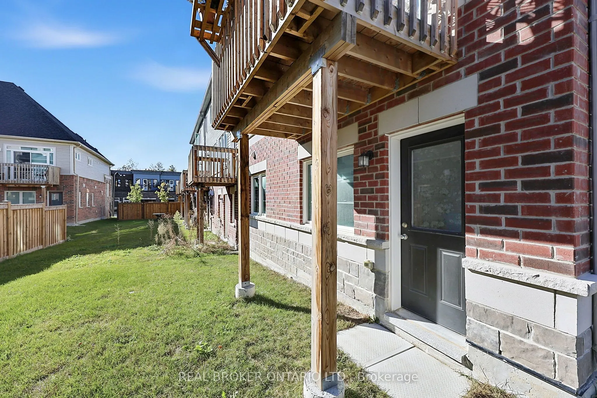 31 Lyall Stokes Circle