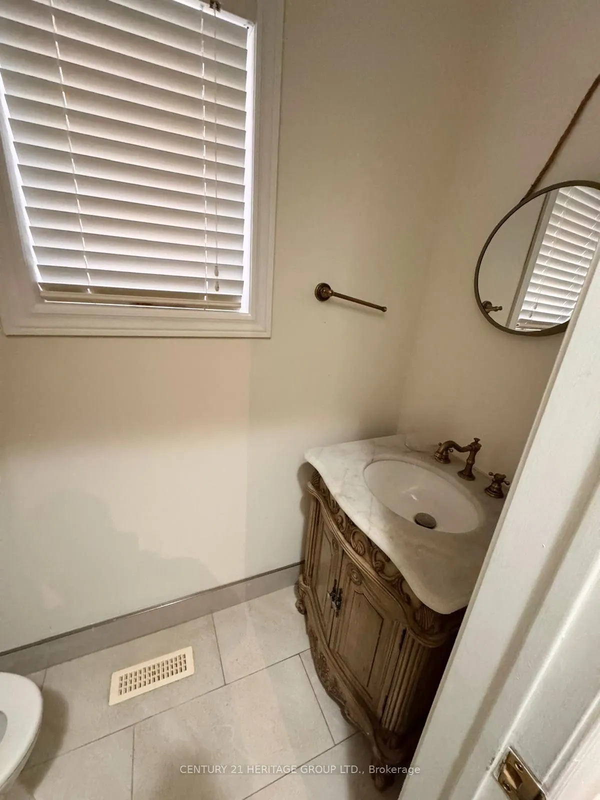 82 Raintree Crescent