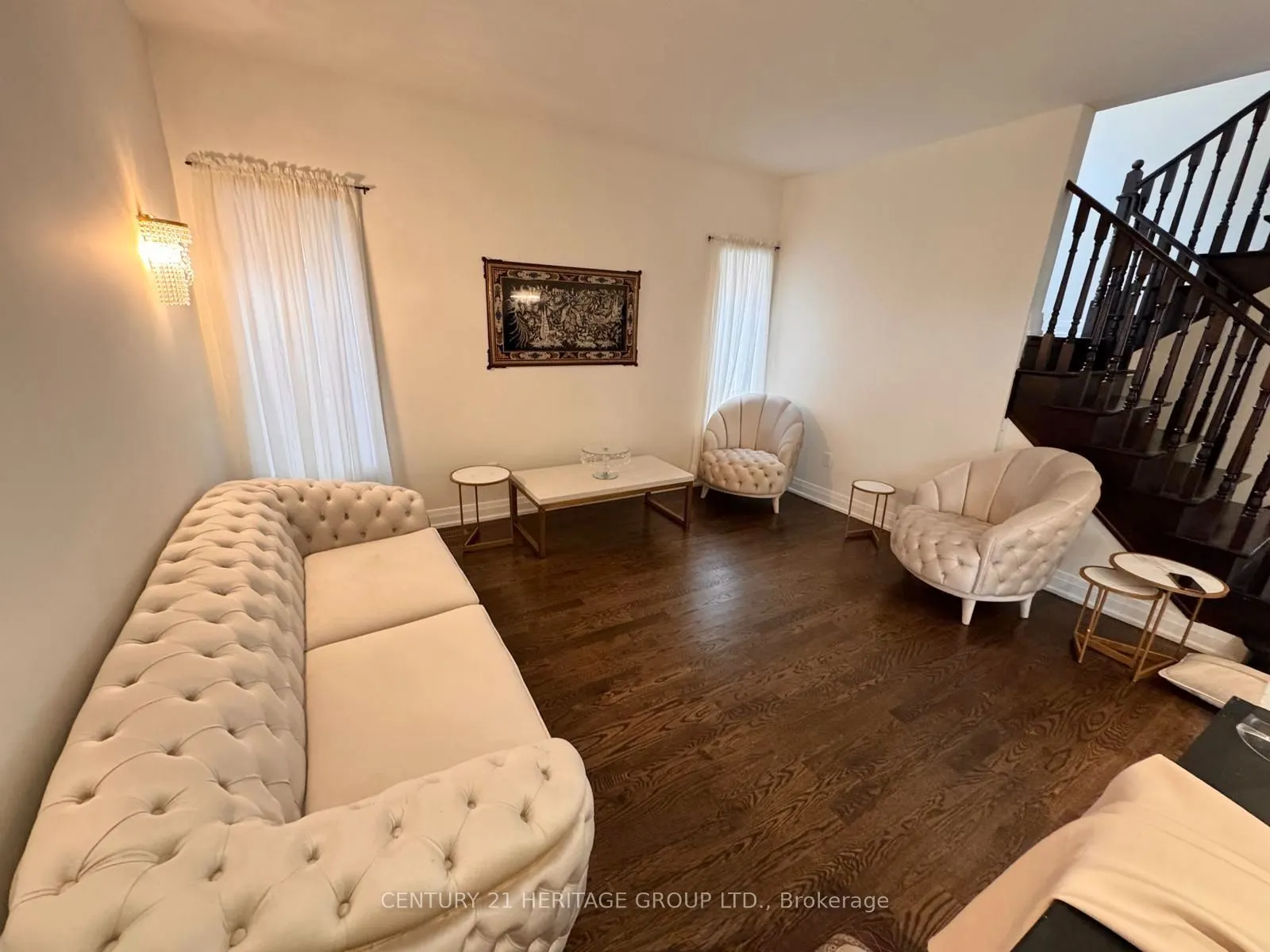 82 Raintree Crescent