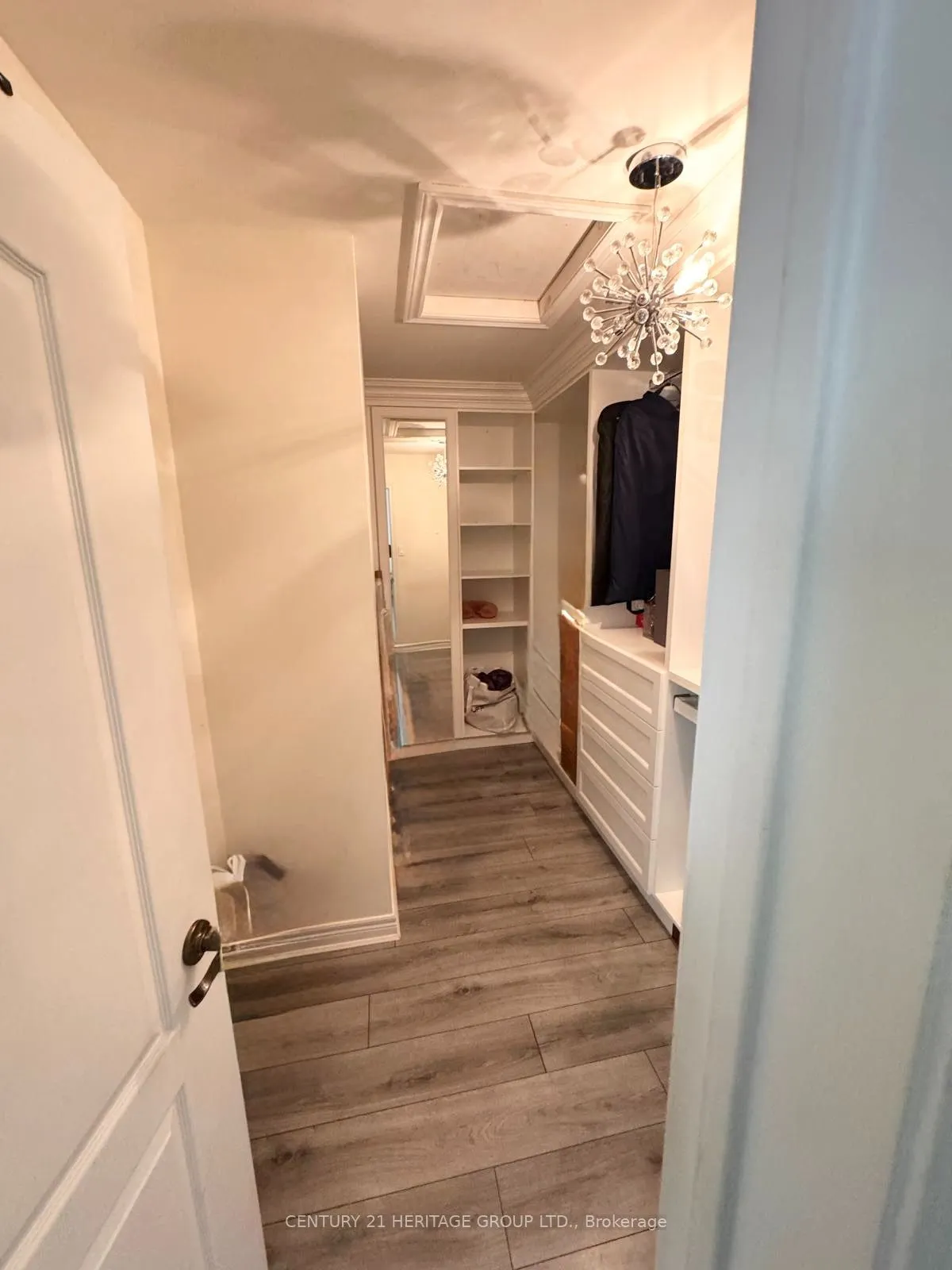 82 Raintree Crescent
