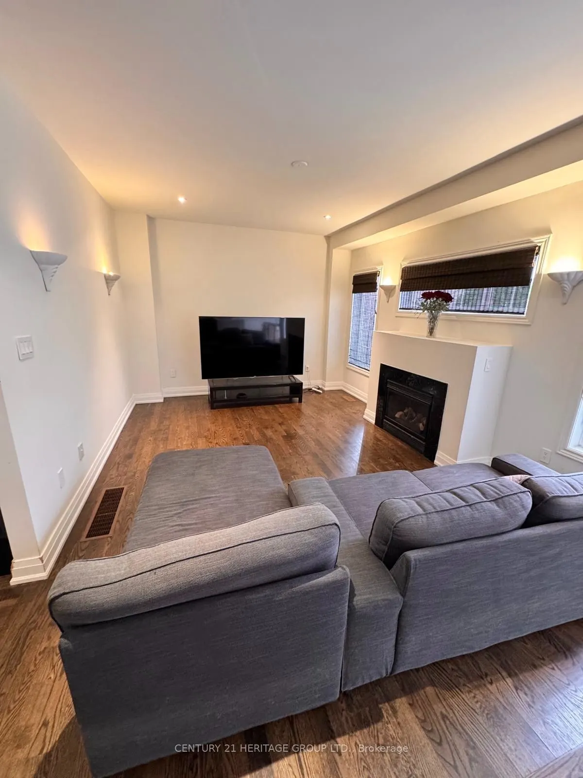 82 Raintree Crescent