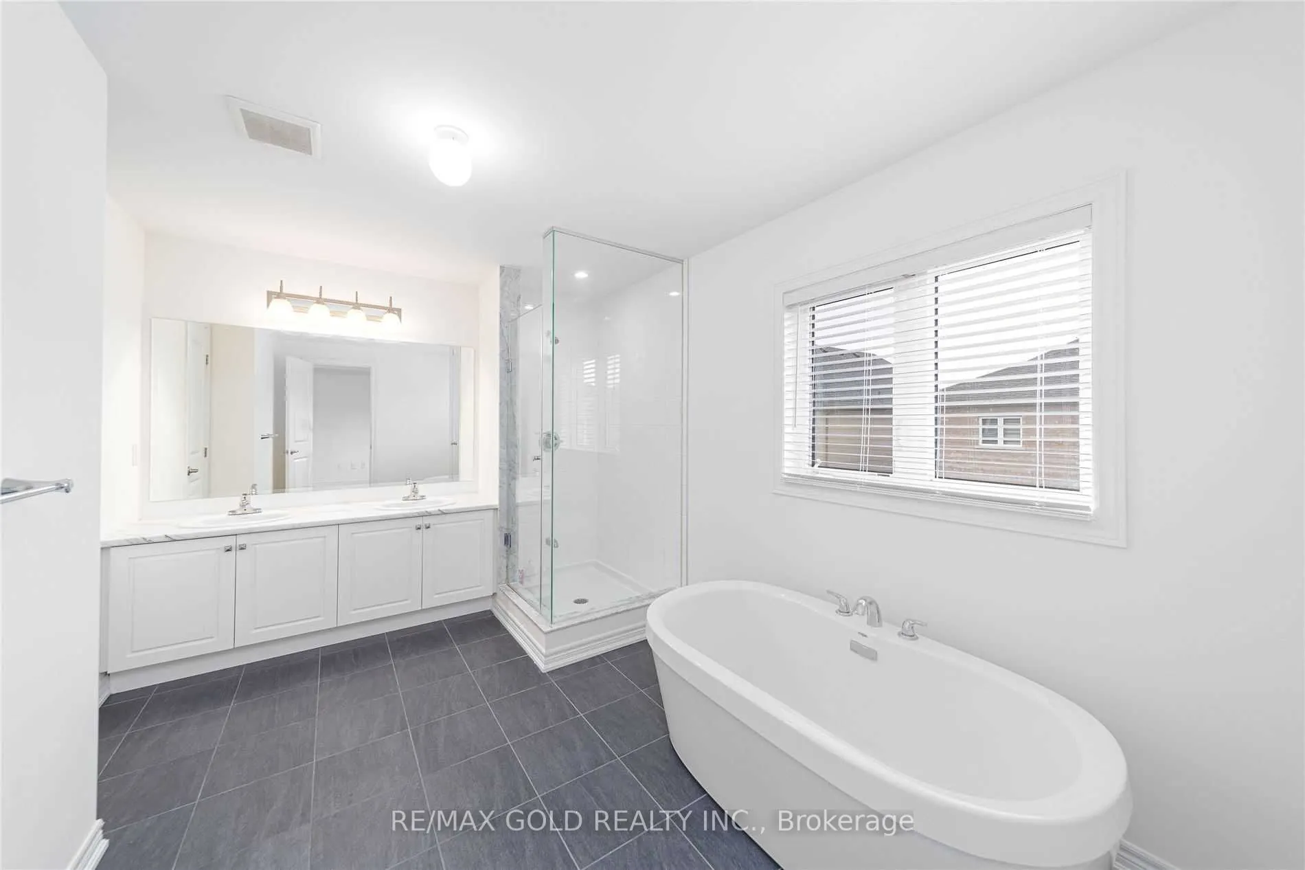 83 Selby Crescent