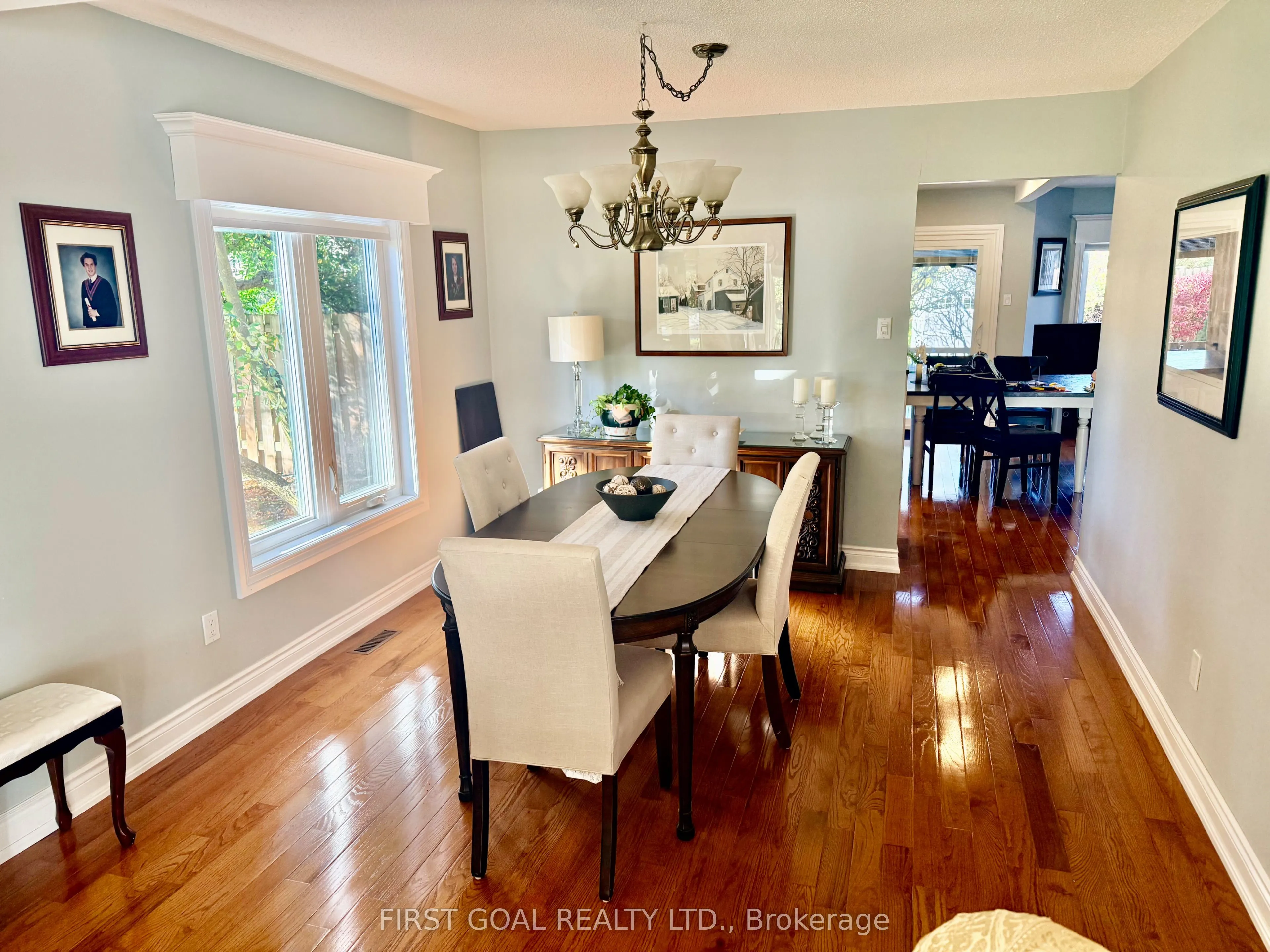 223 Crossland Gate