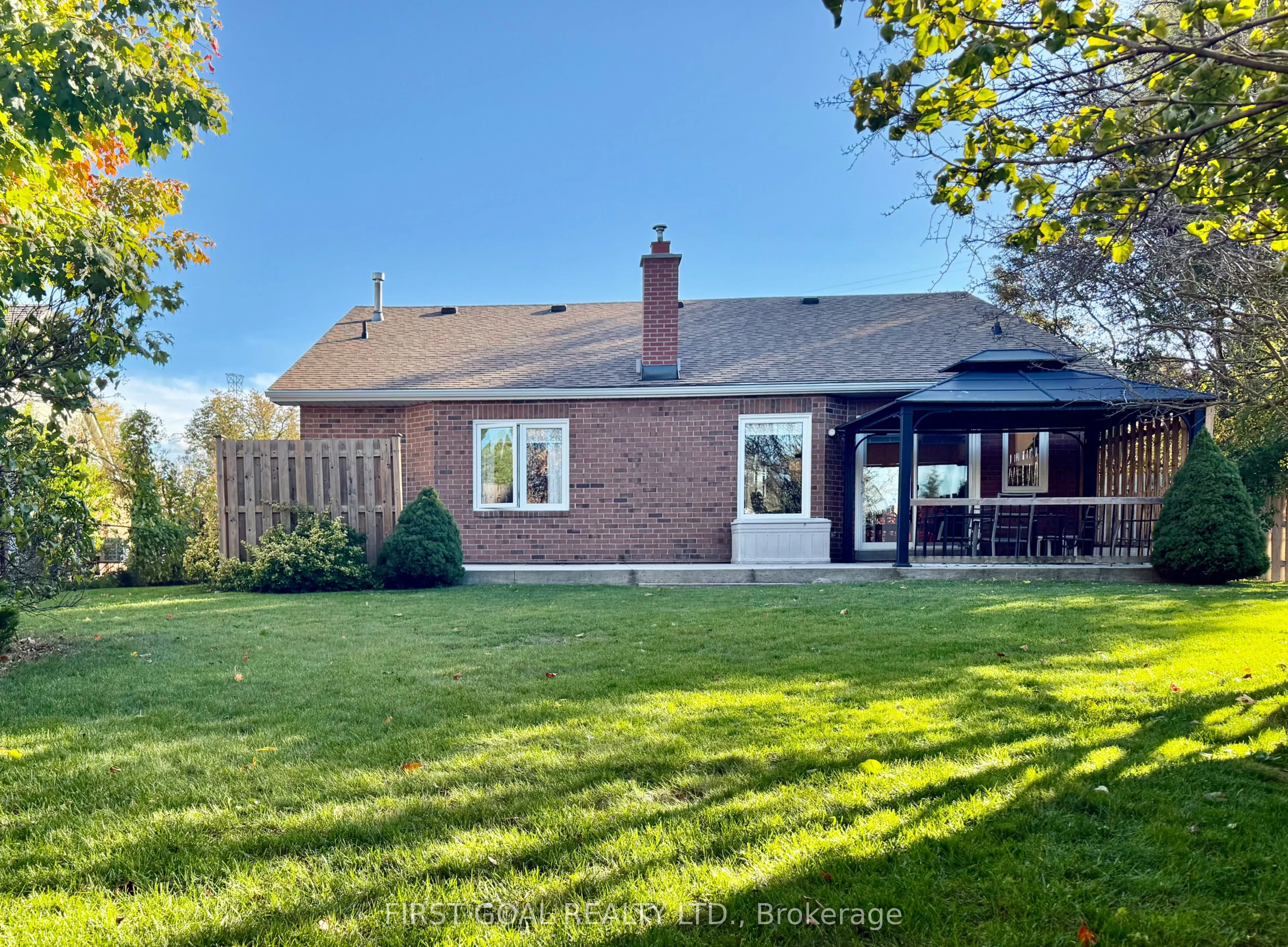 223 Crossland Gate